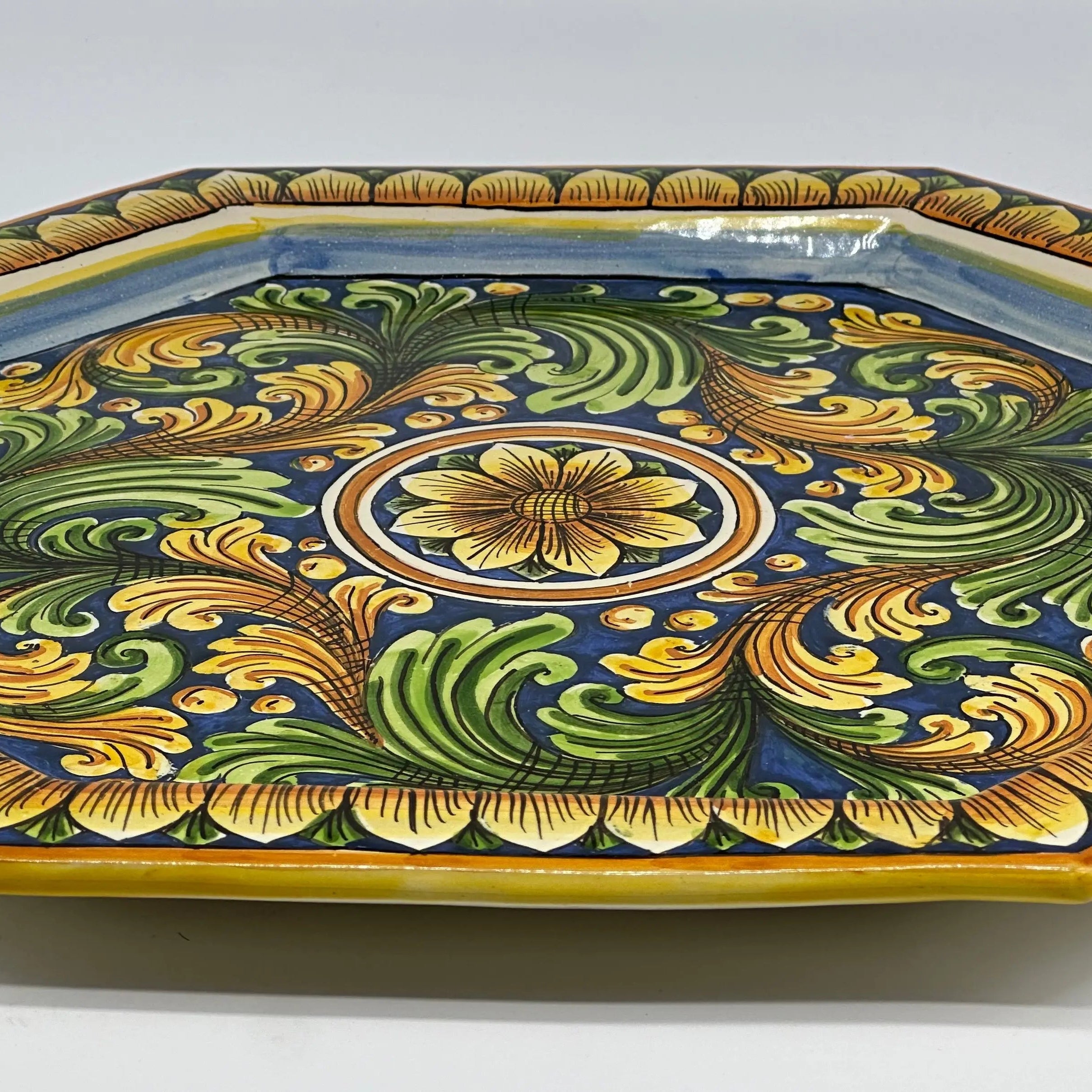 Piatto Decorativo Ottagonale dipinto a mano cm 32 Decoro n.2 DD CERAMICHE SICILIANE