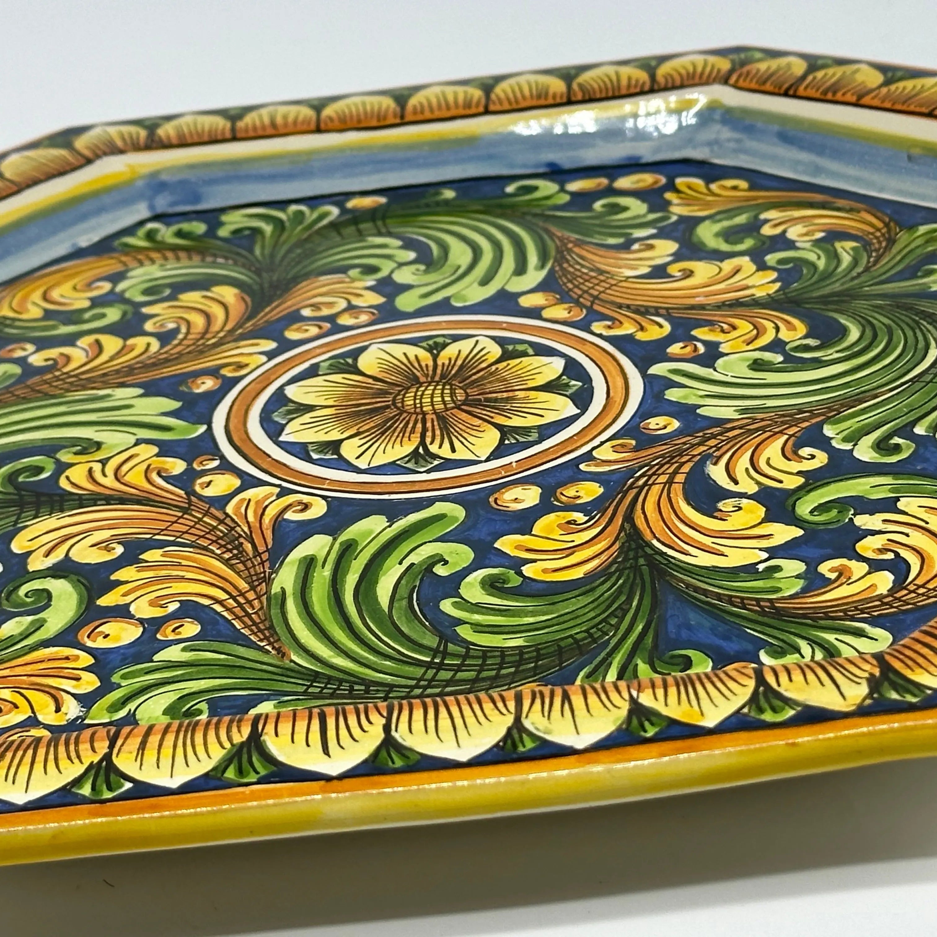 Piatto Decorativo Ottagonale dipinto a mano cm 32 Decoro n.2 DD CERAMICHE SICILIANE