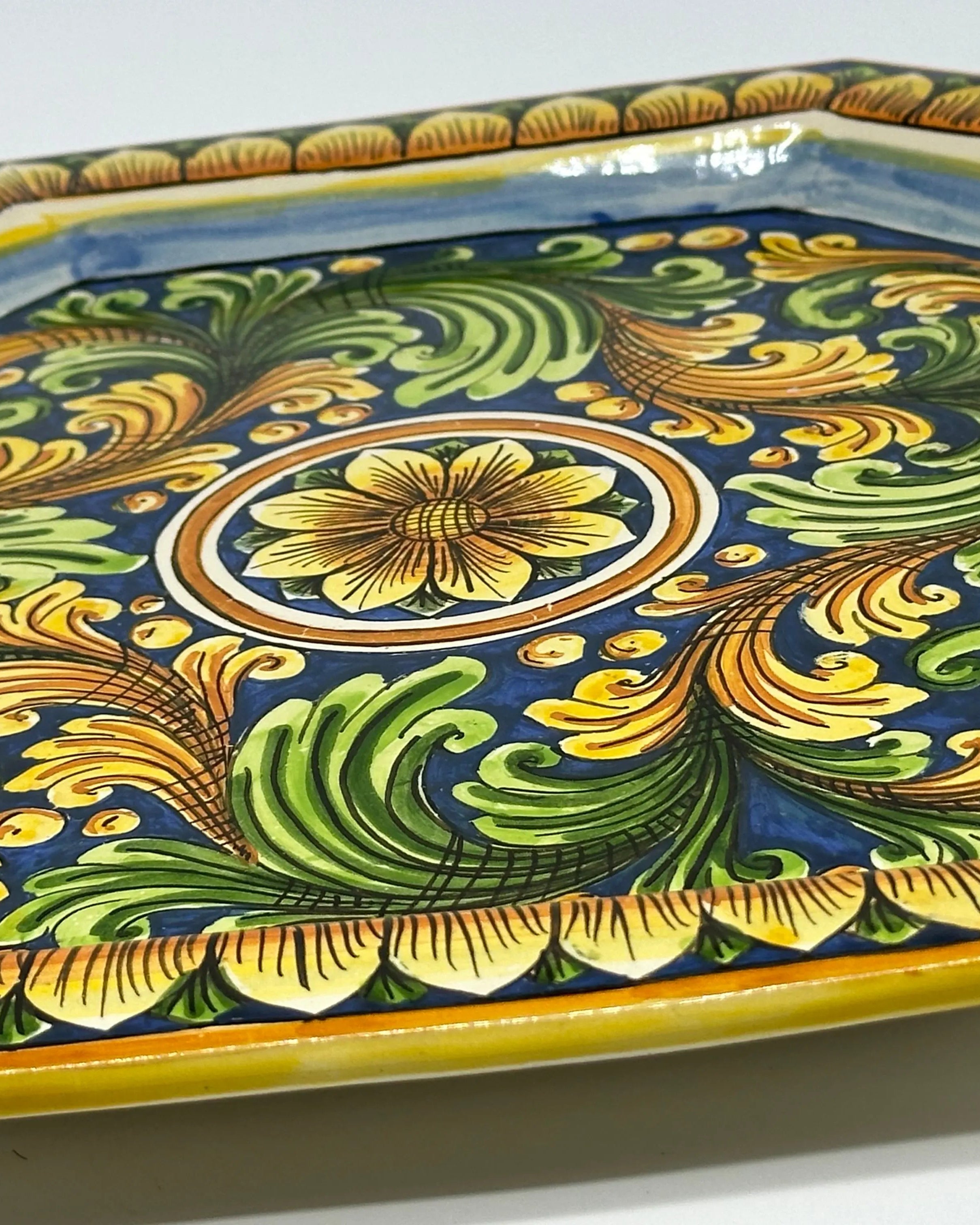 Piatto Decorativo Ottagonale dipinto a mano cm 32 Decoro n.2 DD CERAMICHE SICILIANE