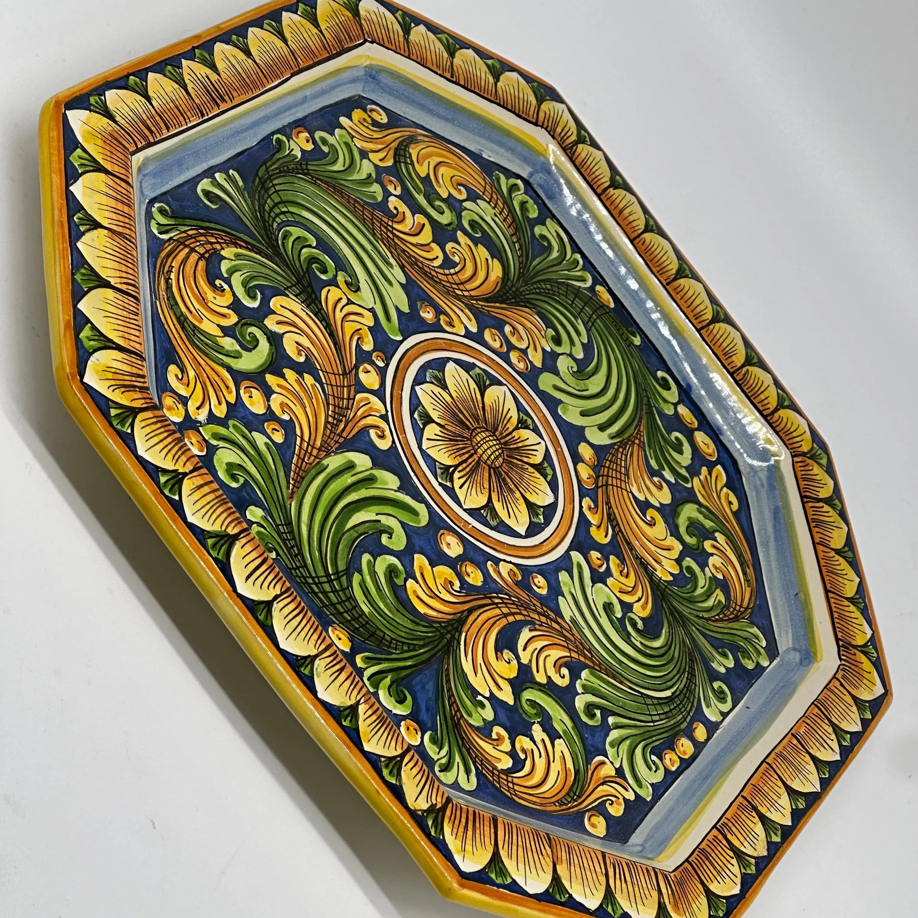 Piatto Decorativo Ottagonale dipinto a mano cm 32 Decoro n.2 DD CERAMICHE SICILIANE