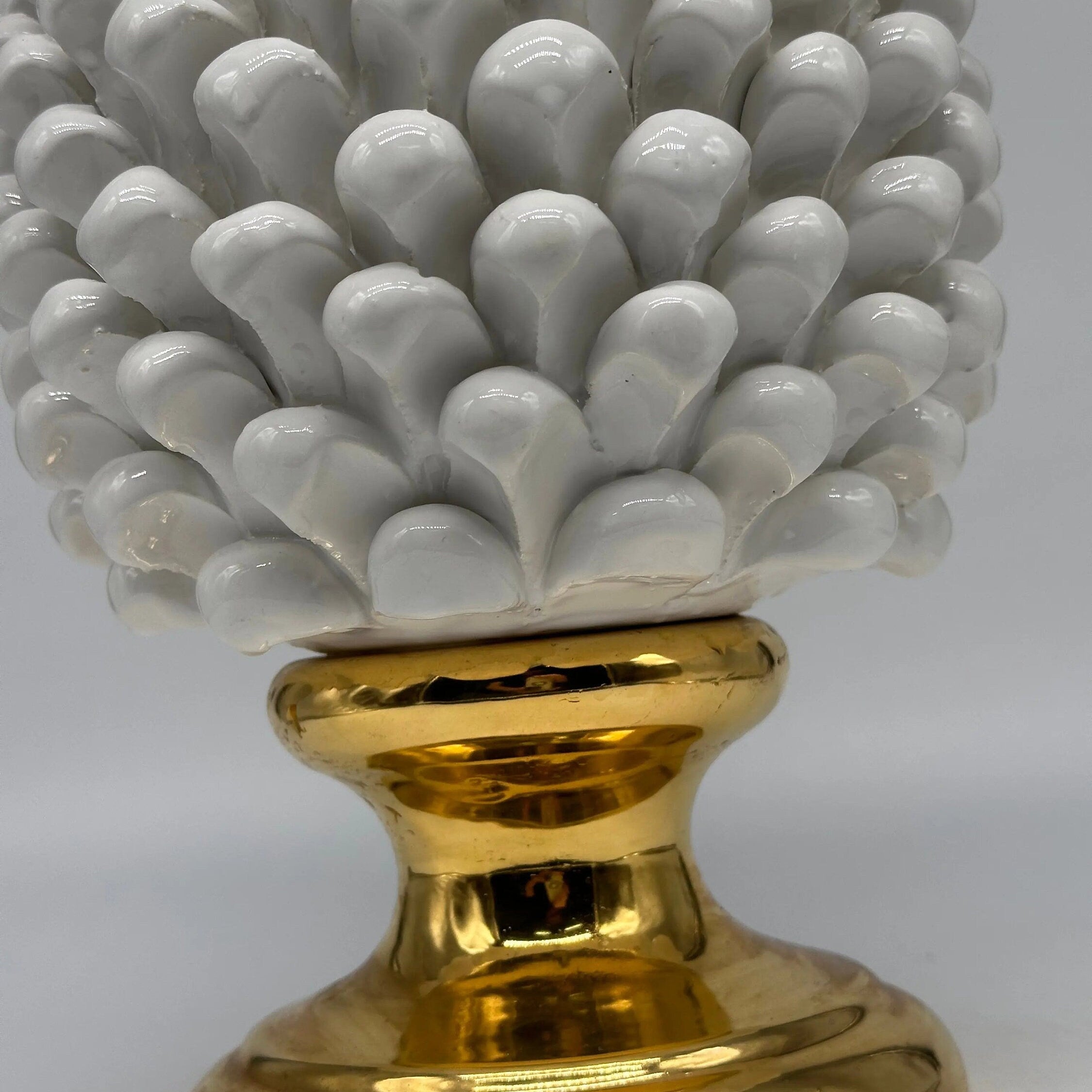 Pigna Aurum Ceramica Caltagirone cm H.30 Artigianale Bianco DD CERAMICHE SICILIANE