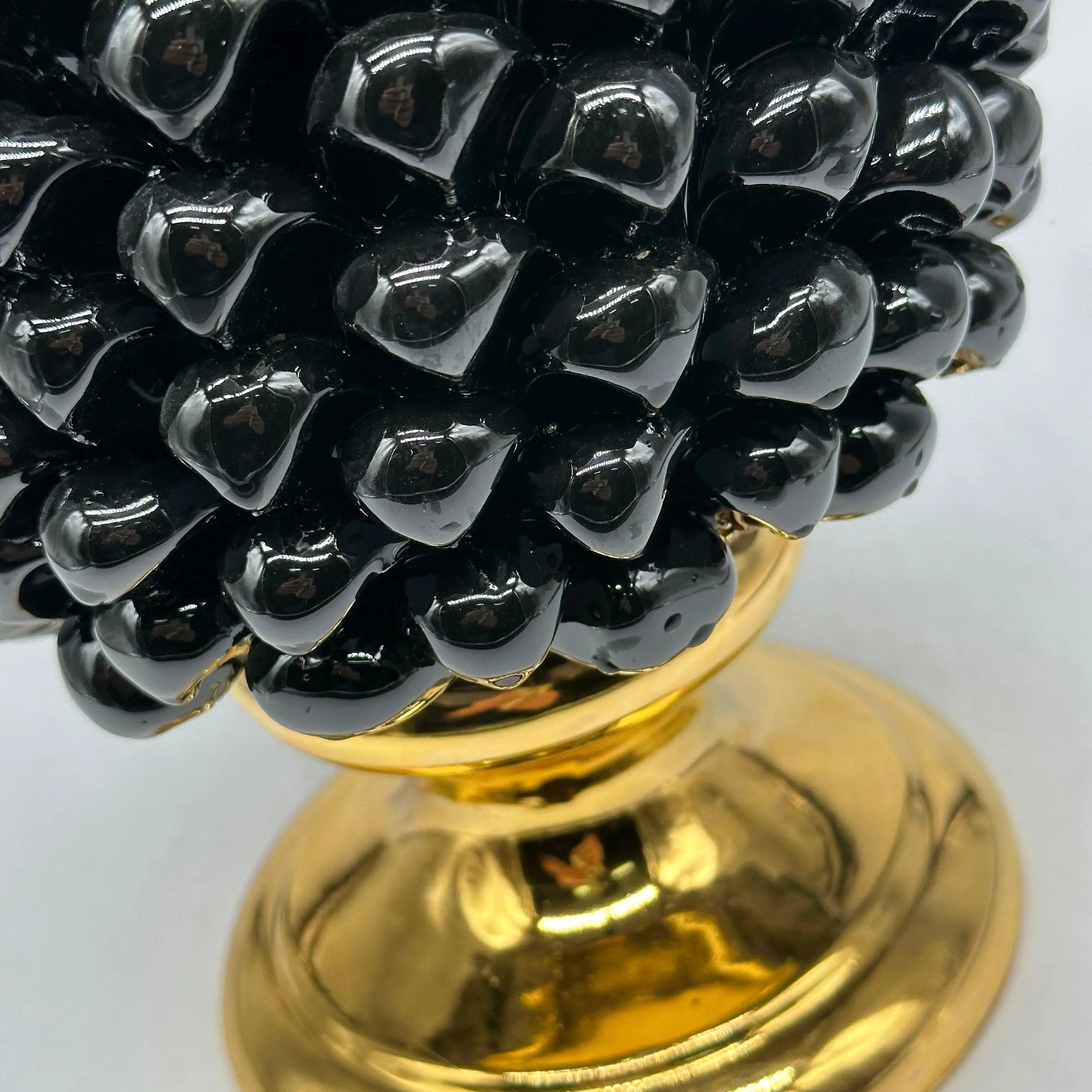 Pigna Aurum Ceramica Caltagirone cm H.30 Artigianale Nero DD CERAMICHE SICILIANE