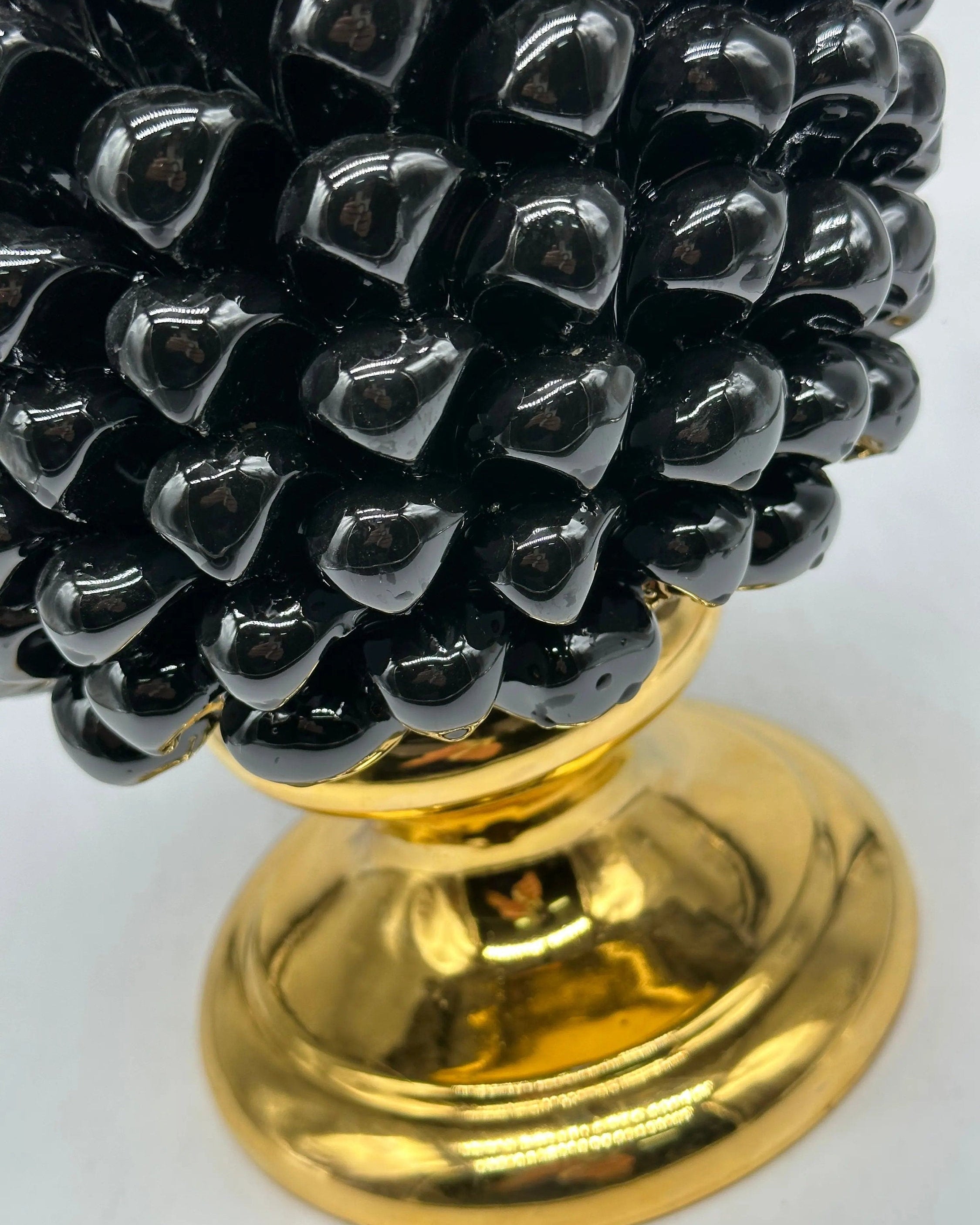 Pigna Aurum Ceramica Caltagirone cm H.30 Artigianale Nero DD CERAMICHE SICILIANE