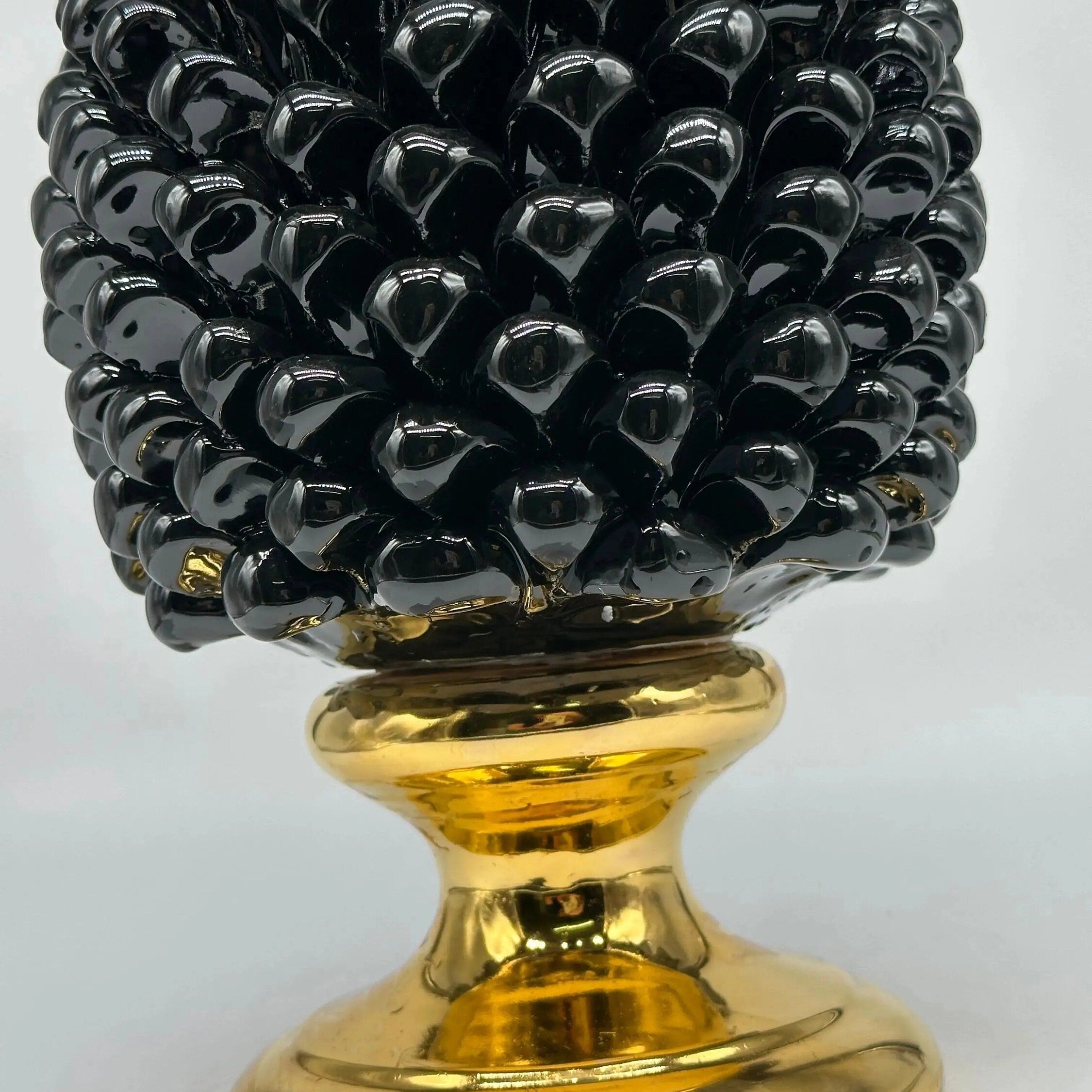 Pigna Aurum Ceramica Caltagirone cm H.30 Artigianale Nero DD CERAMICHE SICILIANE