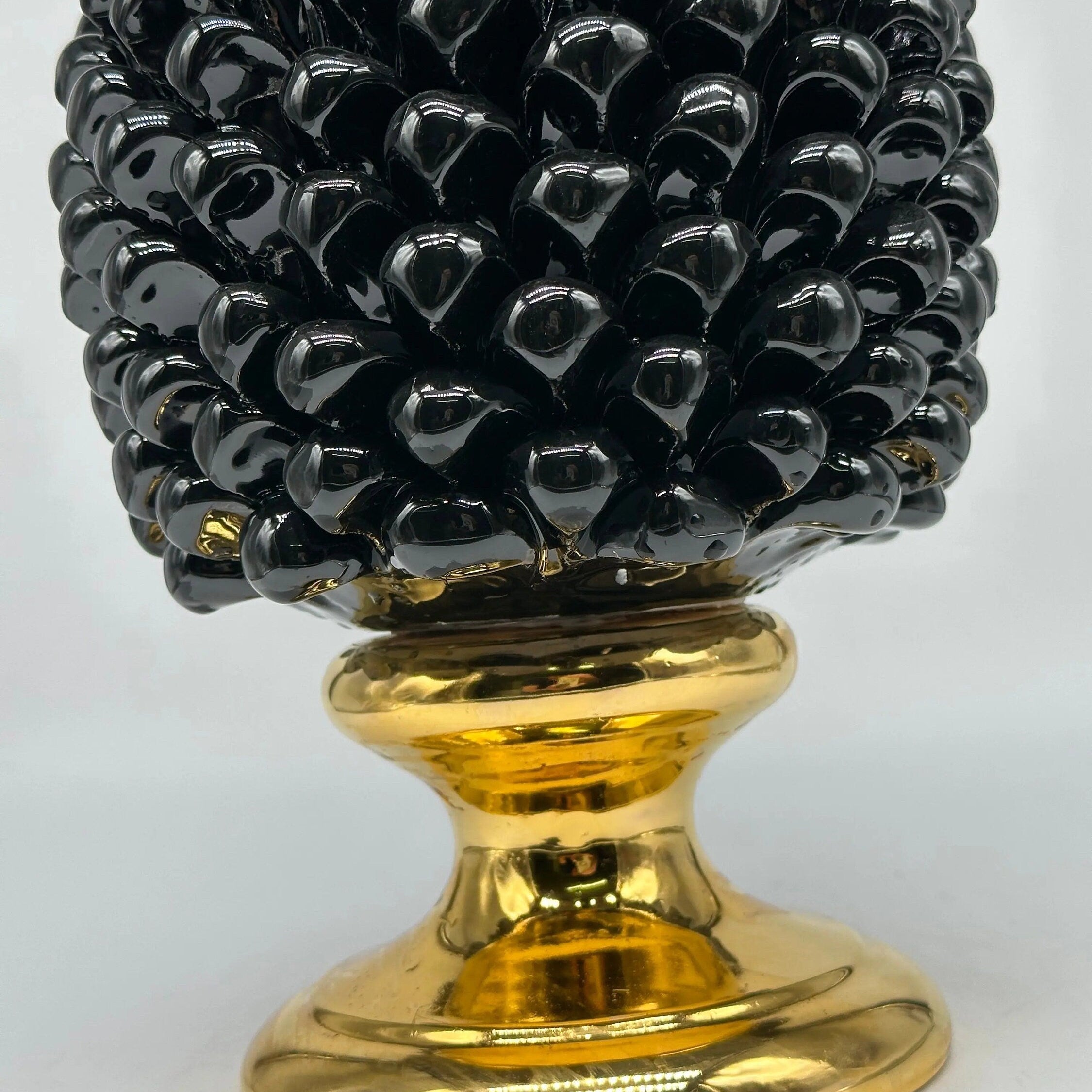 Pigna Aurum Ceramica Caltagirone cm H.30 Artigianale Nero DD CERAMICHE SICILIANE