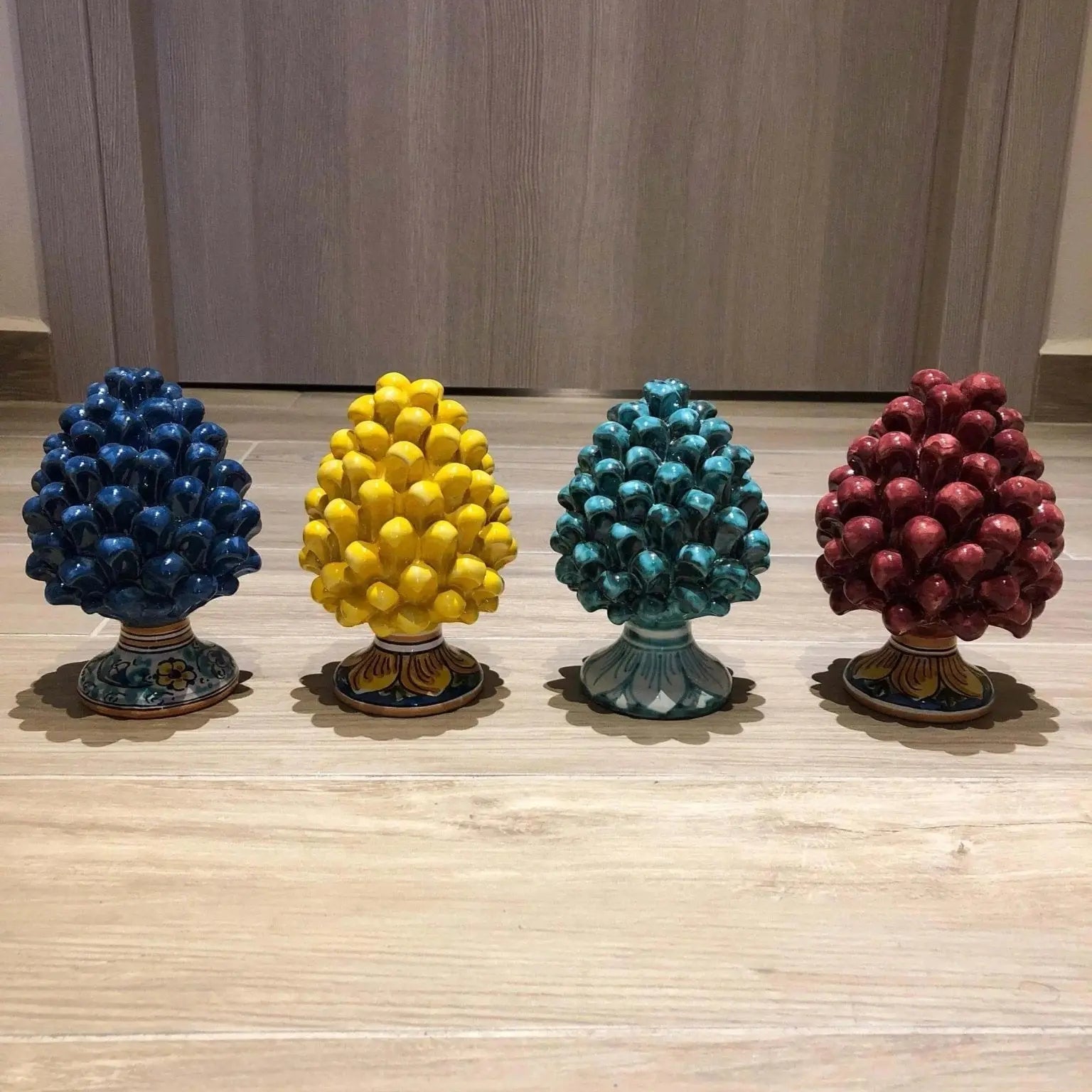 Pigna Ceramica Caltagirone cm H.15 Artigianale con Base Decorata VARI COLORI - DD CERAMICHE SICILIANE