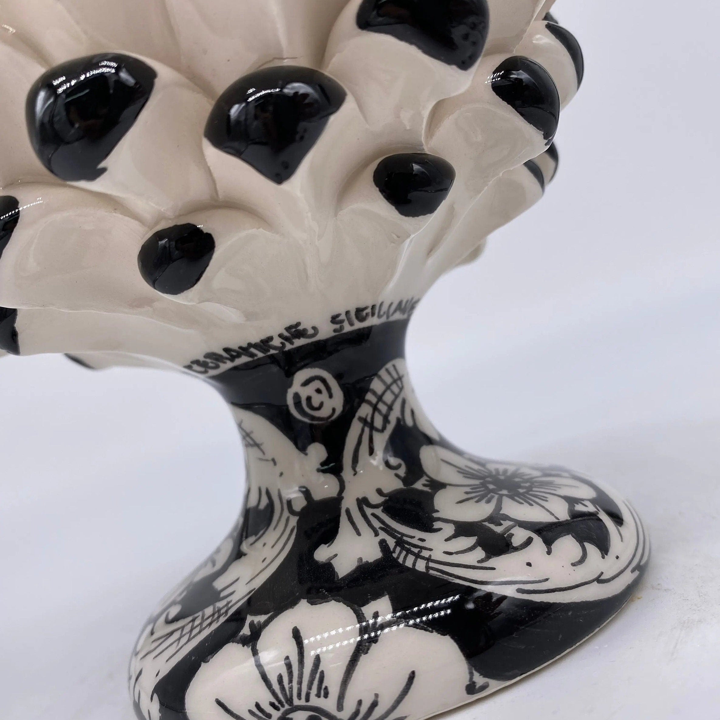 Pigna Ceramica Caltagirone cm H.20 Artigianale Base Decorata Punte Nero DD CERAMICHE SICILIANE