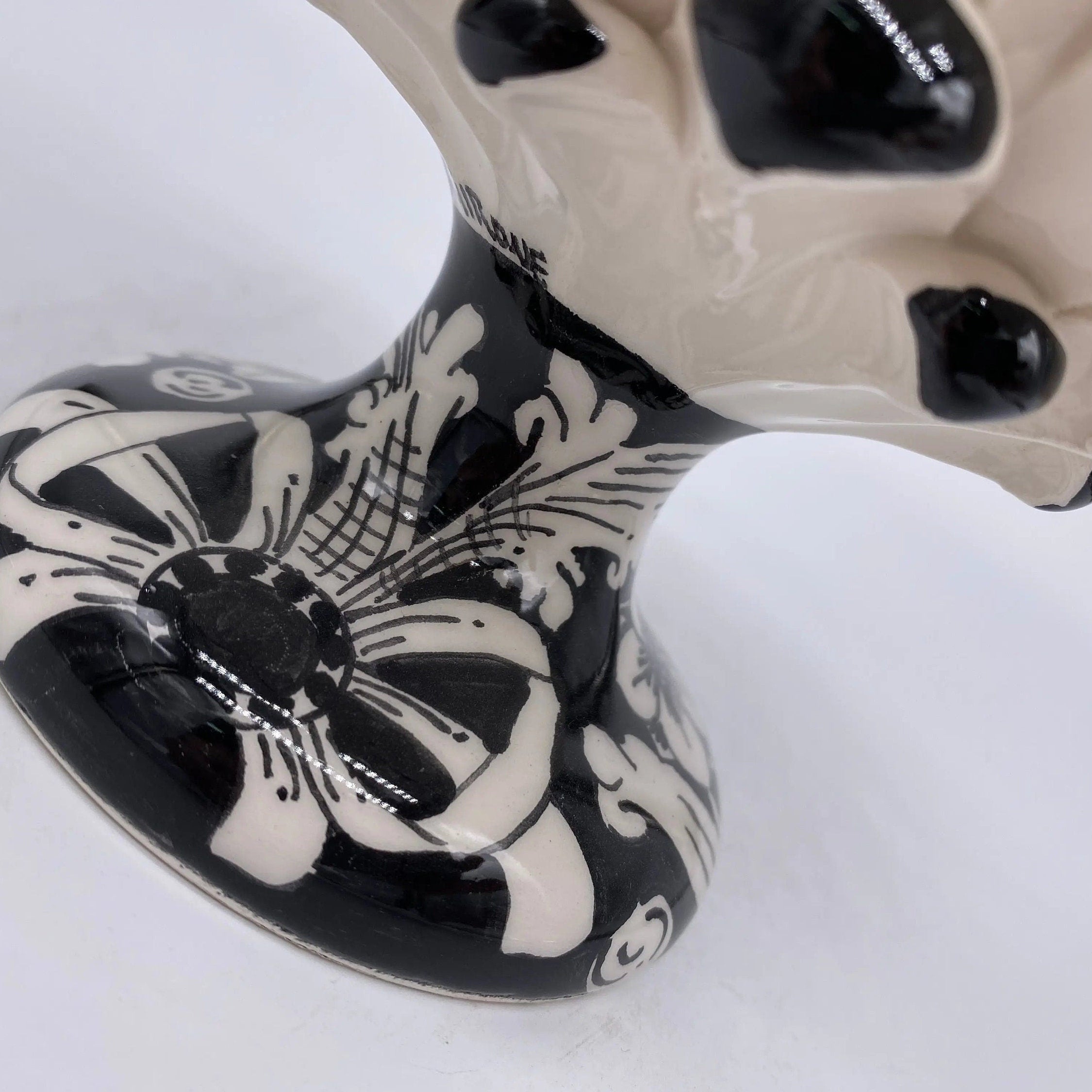 Pigna Ceramica Caltagirone cm H.20 Artigianale Base Decorata Punte Nero DD CERAMICHE SICILIANE