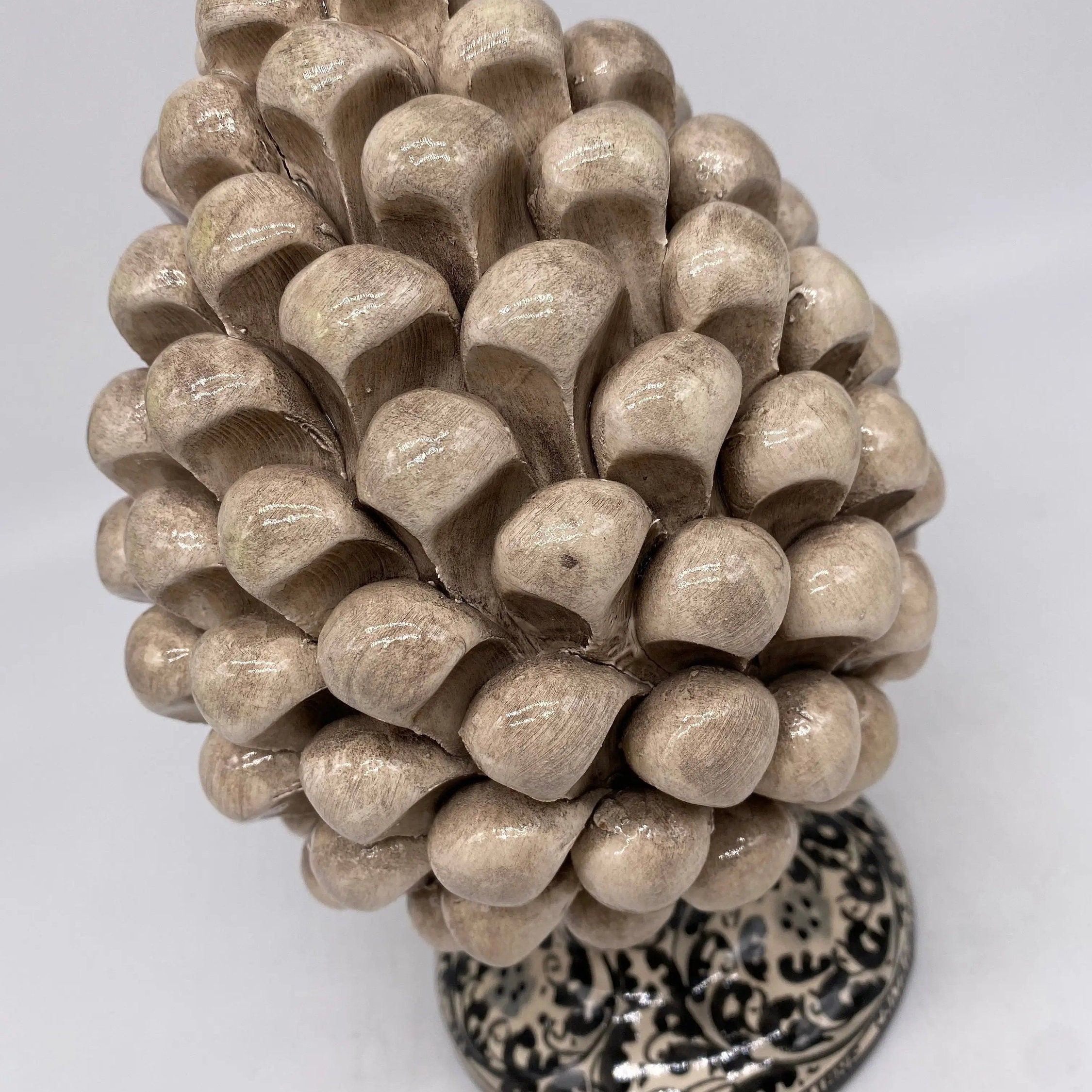 Pigna Ceramica Caltagirone cm H.20 Artigianale Beige Base Decorata DD CERAMICHE SICILIANE