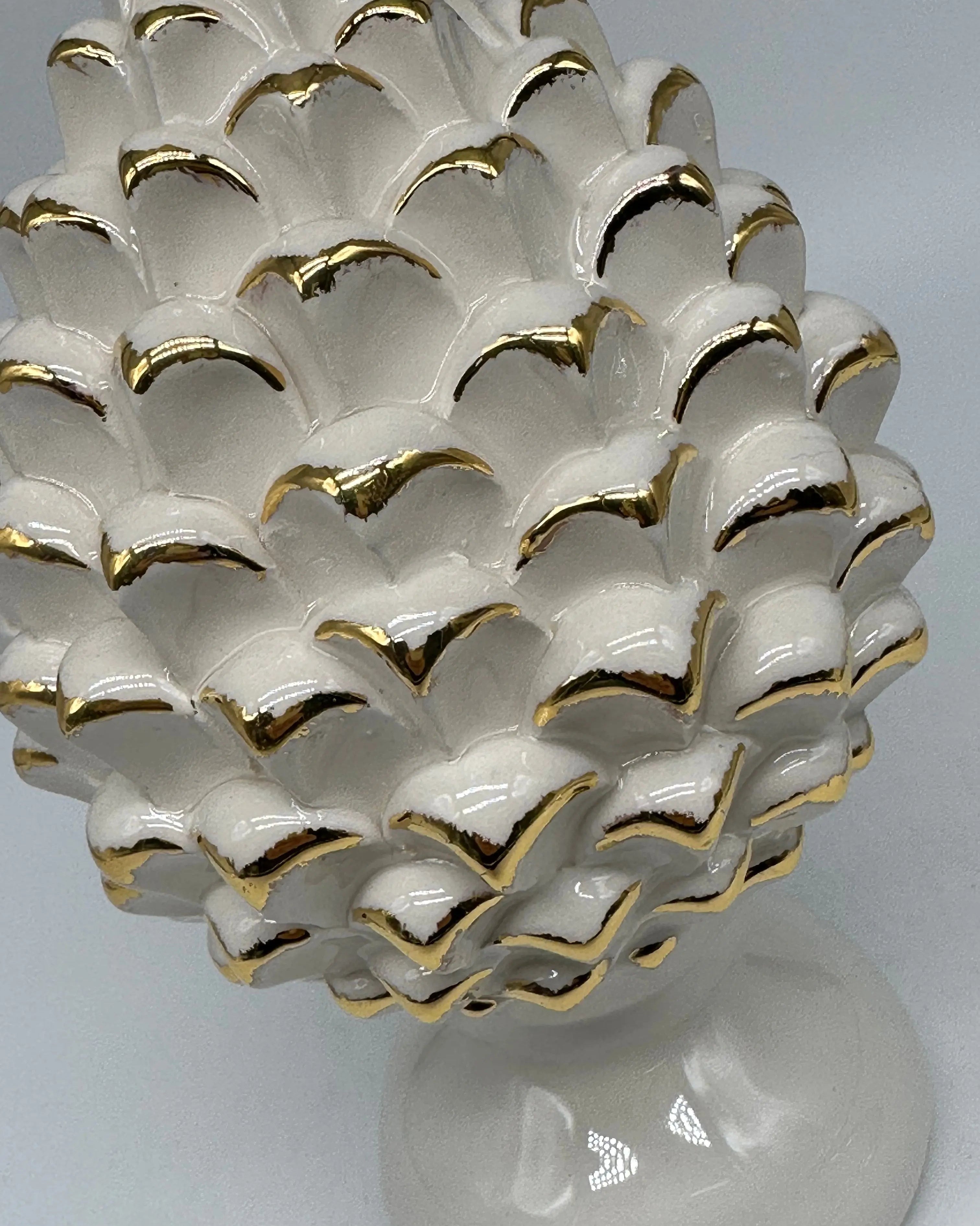 Pigna Ceramica Caltagirone cm H.20 Artigianale Bianco Oro Linea Luis DD CERAMICHE SICILIANE