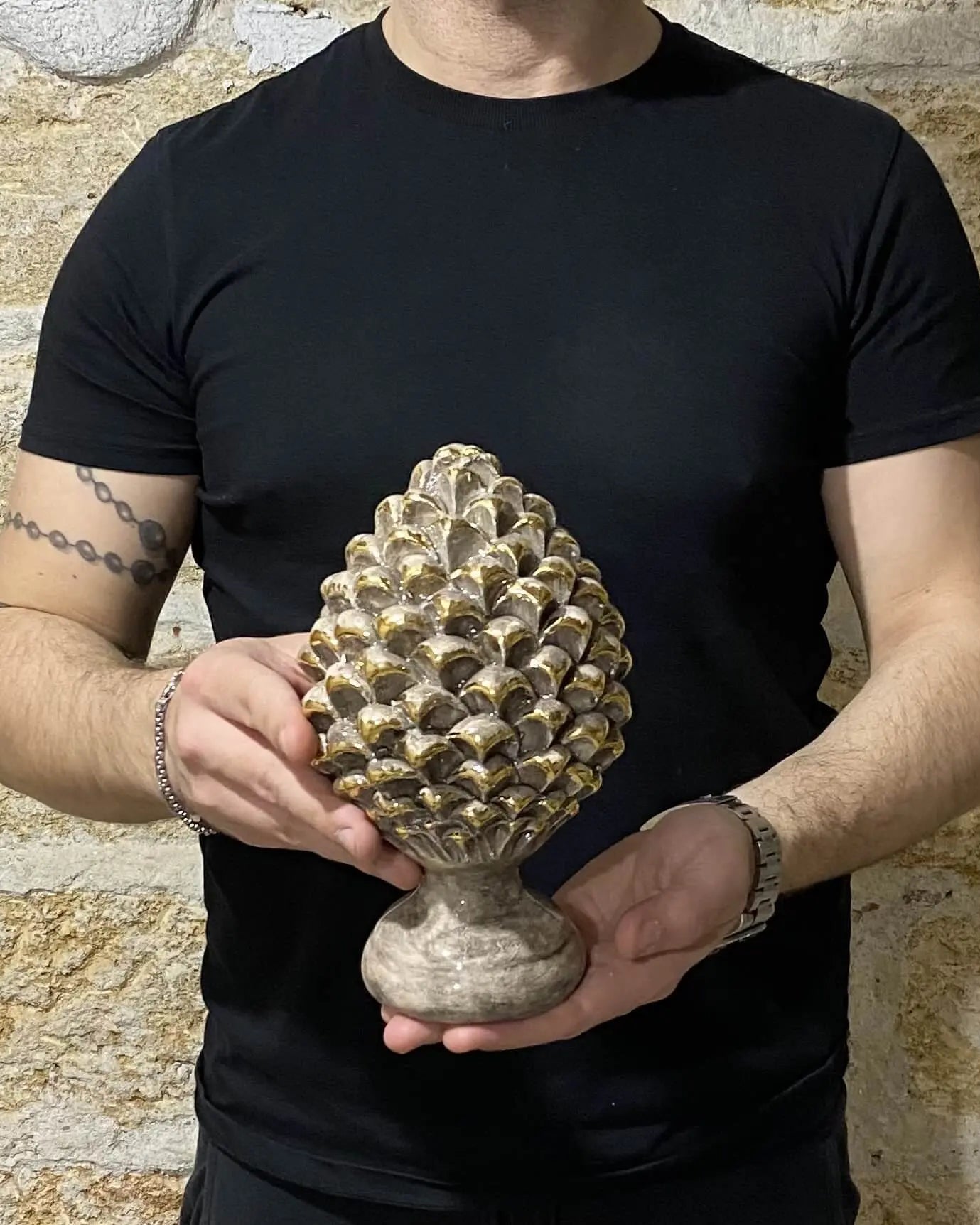 Pigna Ceramica Caltagirone cm H.20 Artigianale Écru Oro Linea Luis - DD CERAMICHE SICILIANE
