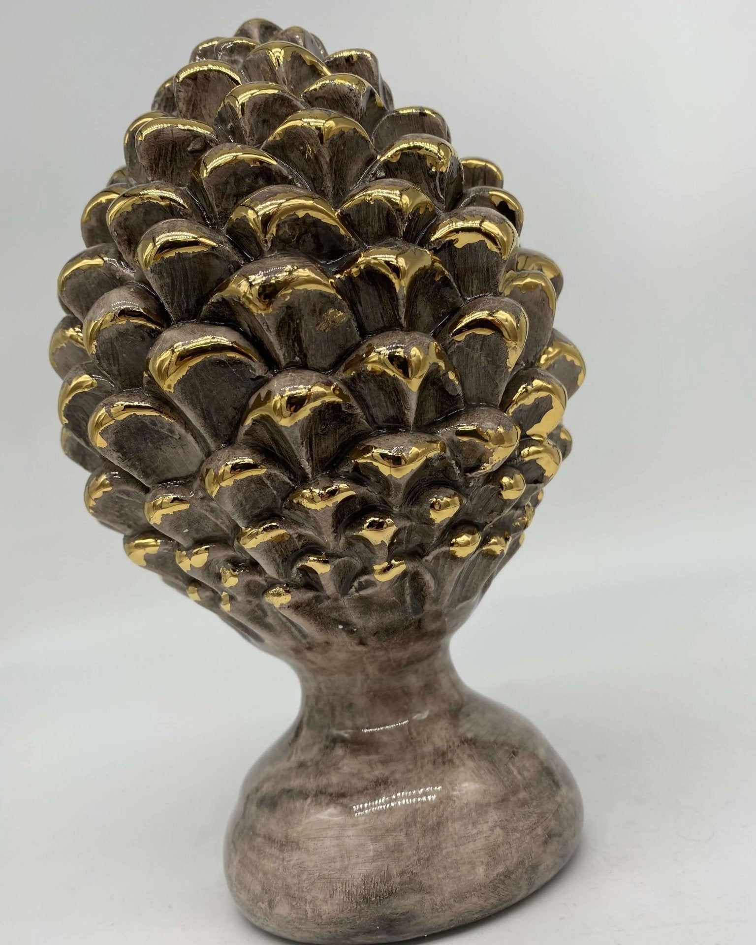 Pigna Ceramica Caltagirone cm H.20 Artigianale Écru Oro Linea Luis - DD CERAMICHE SICILIANE