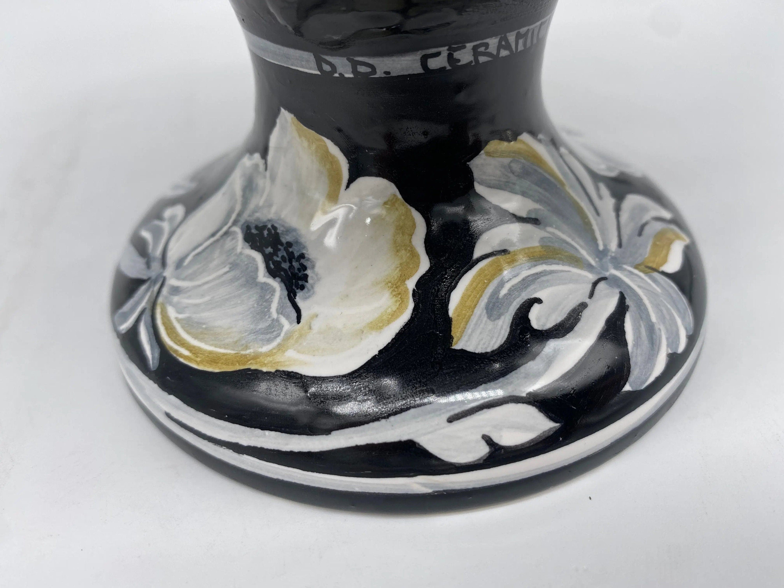 Pigna Ceramica Caltagirone cm H.20 Artigianale VENUS Nero Bianco DD CERAMICHE SICILIANE