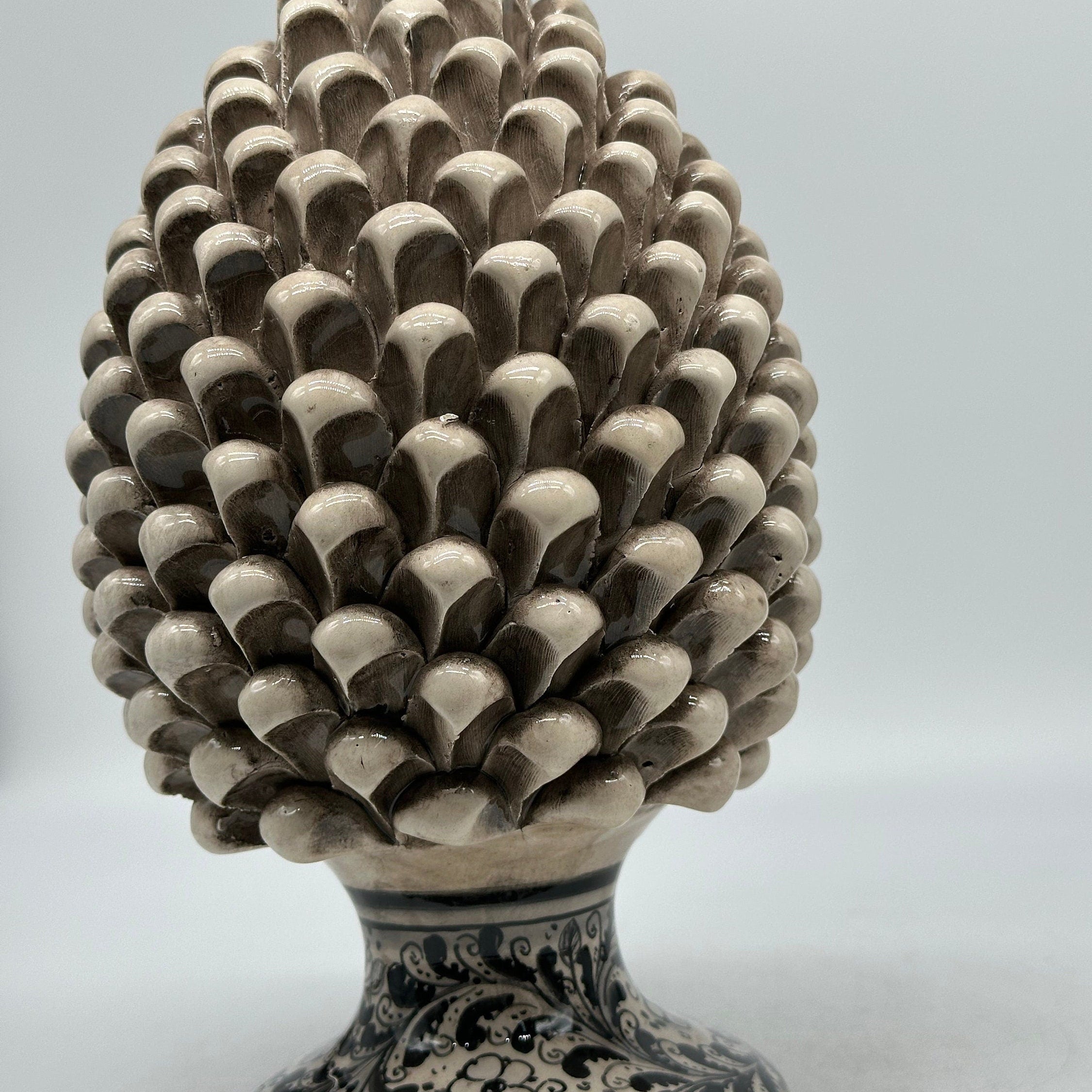 Pigna Ceramica Caltagirone cm H.25 Artigianale Beige Base Decorata