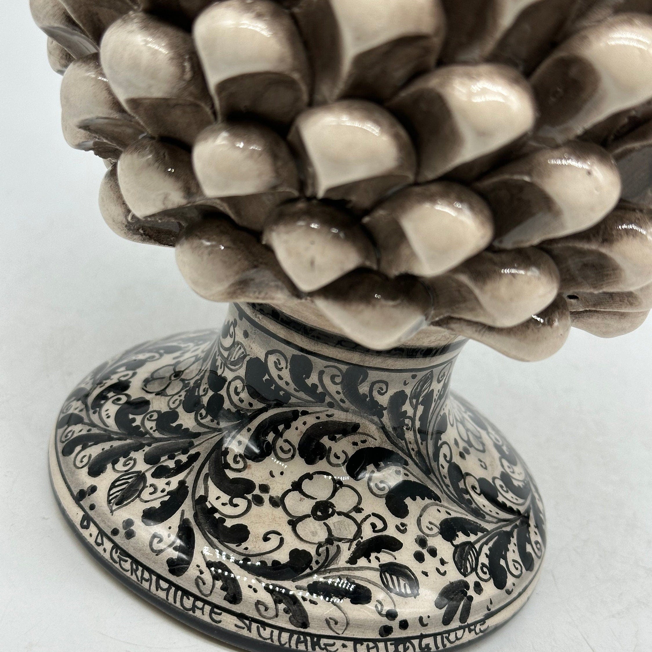 Pigna Ceramica Caltagirone cm H.25 Artigianale Beige Base Decorata