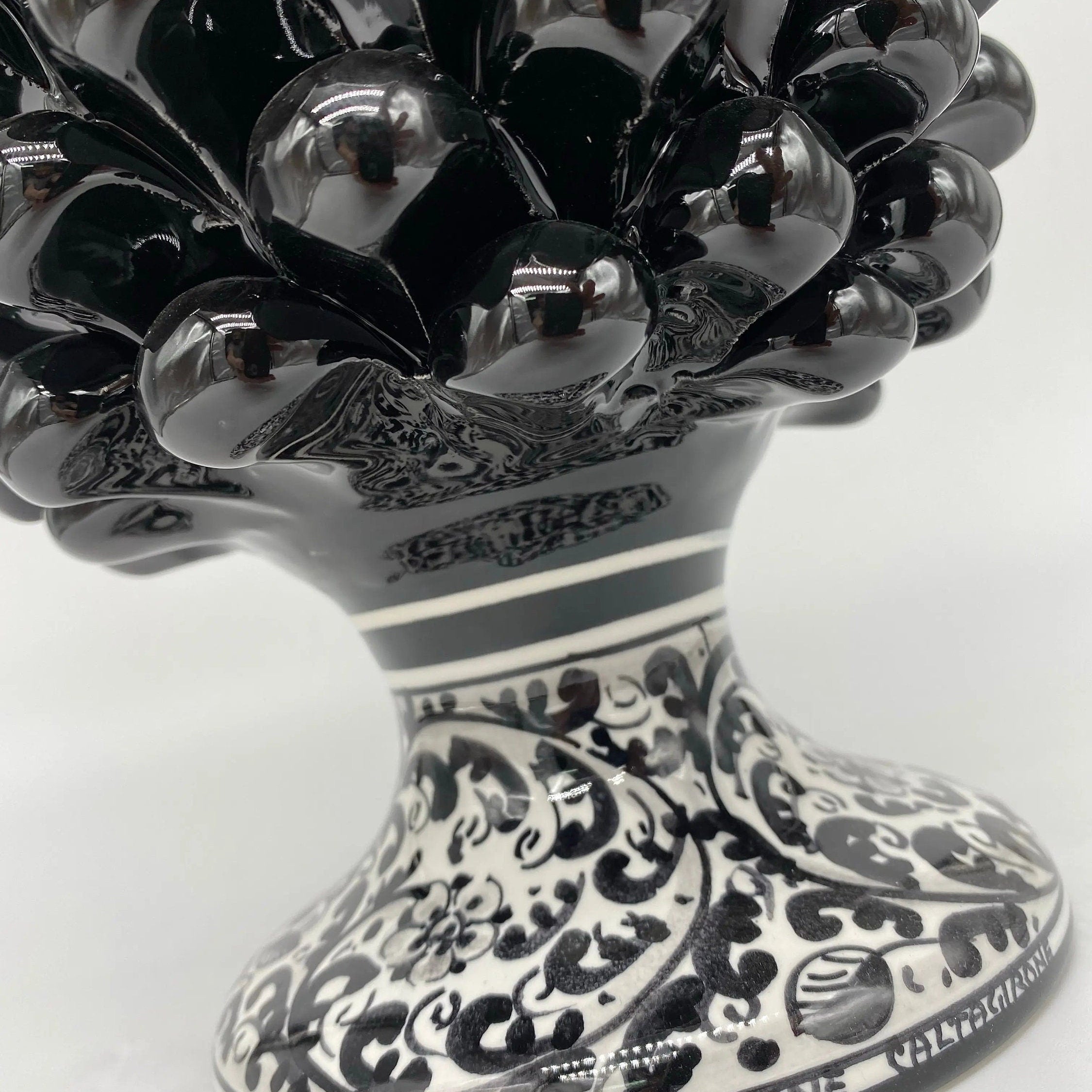 Pigna Ceramica Caltagirone cm H.25 Artigianale Nero Base Decorata DD CERAMICHE SICILIANE