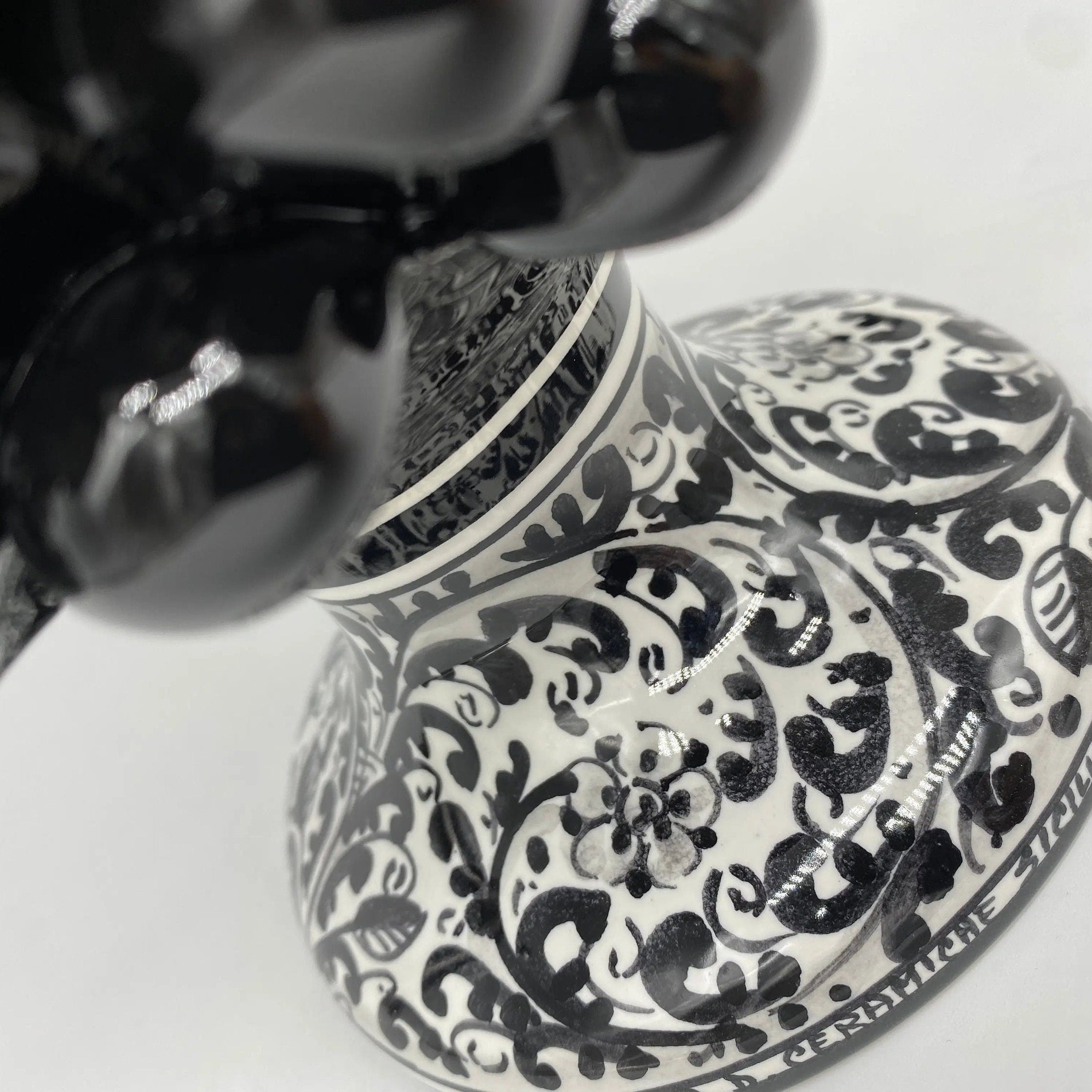 Pigna Ceramica Caltagirone cm H.25 Artigianale Nero Base Decorata DD CERAMICHE SICILIANE