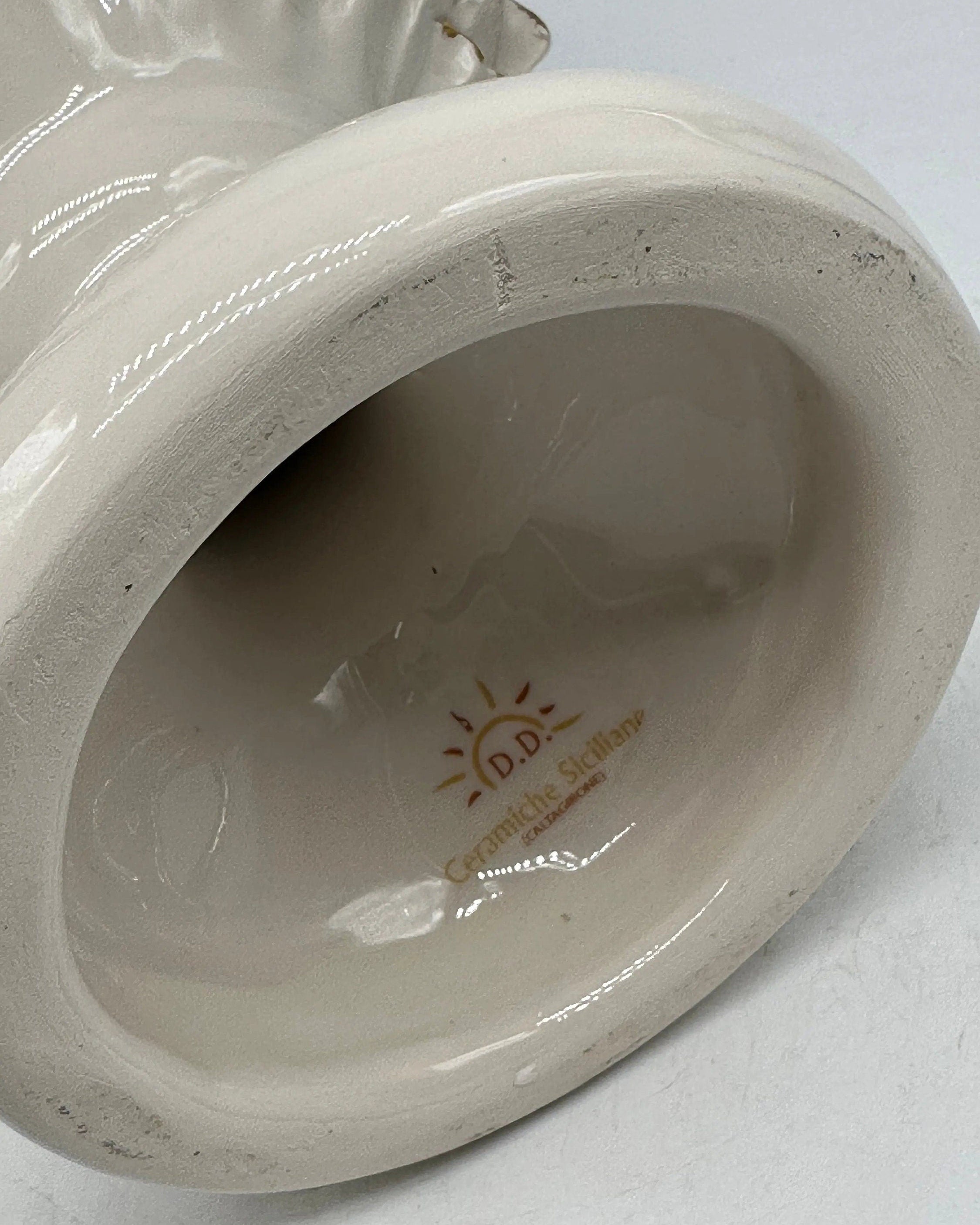 Pigna Ceramica Caltagirone cm H.28 L.17 Artigianale Bianco Oro Linea Luis DD CERAMICHE SICILIANE