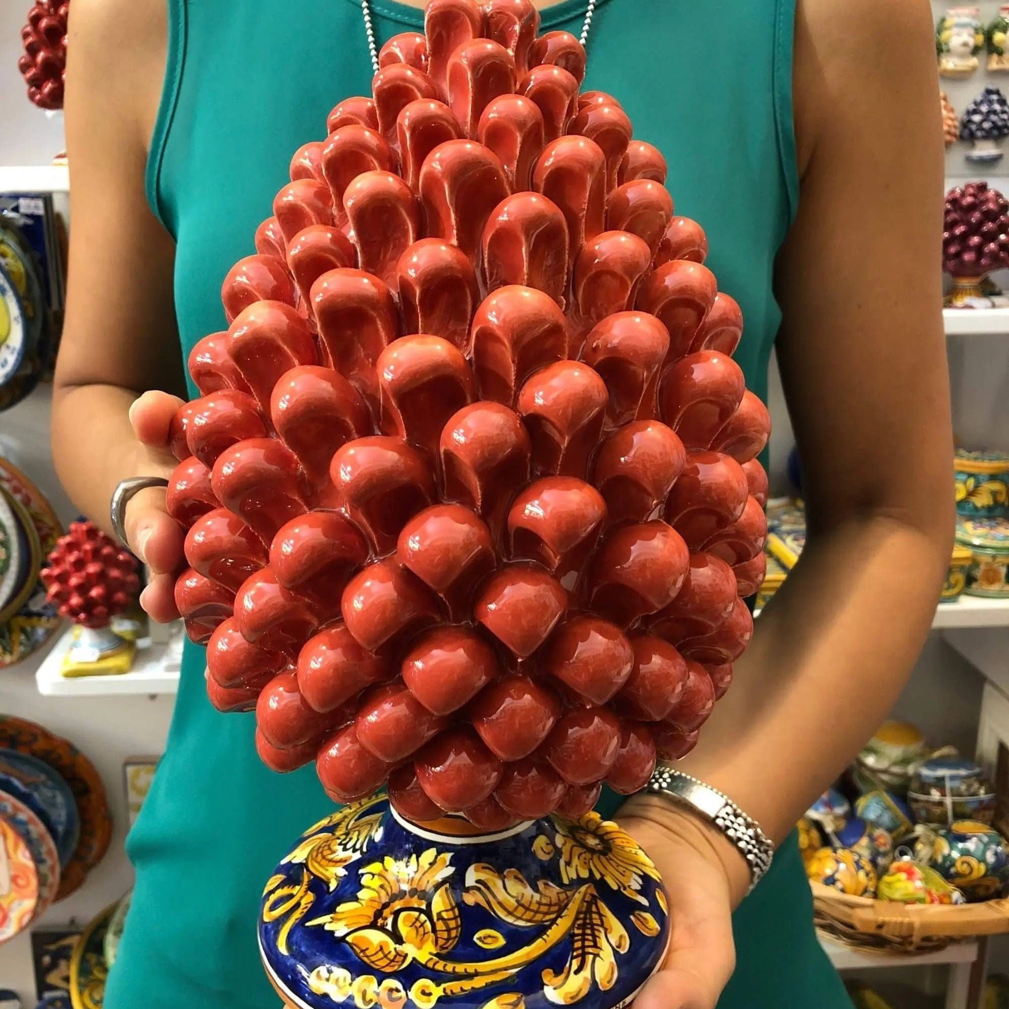 Pigna Ceramica Caltagirone cm H.30 Artigianale Corallo Base Decorata DD CERAMICHE SICILIANE