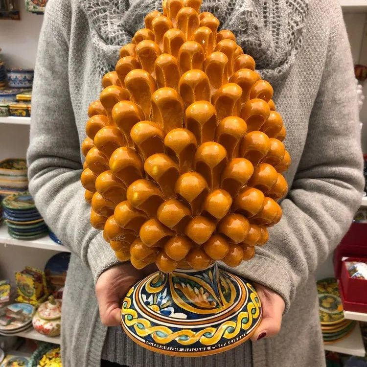 Pigna Ceramica Caltagirone cm H.30 Artigianale Giallo Ocra Base Decorata DD CERAMICHE SICILIANE