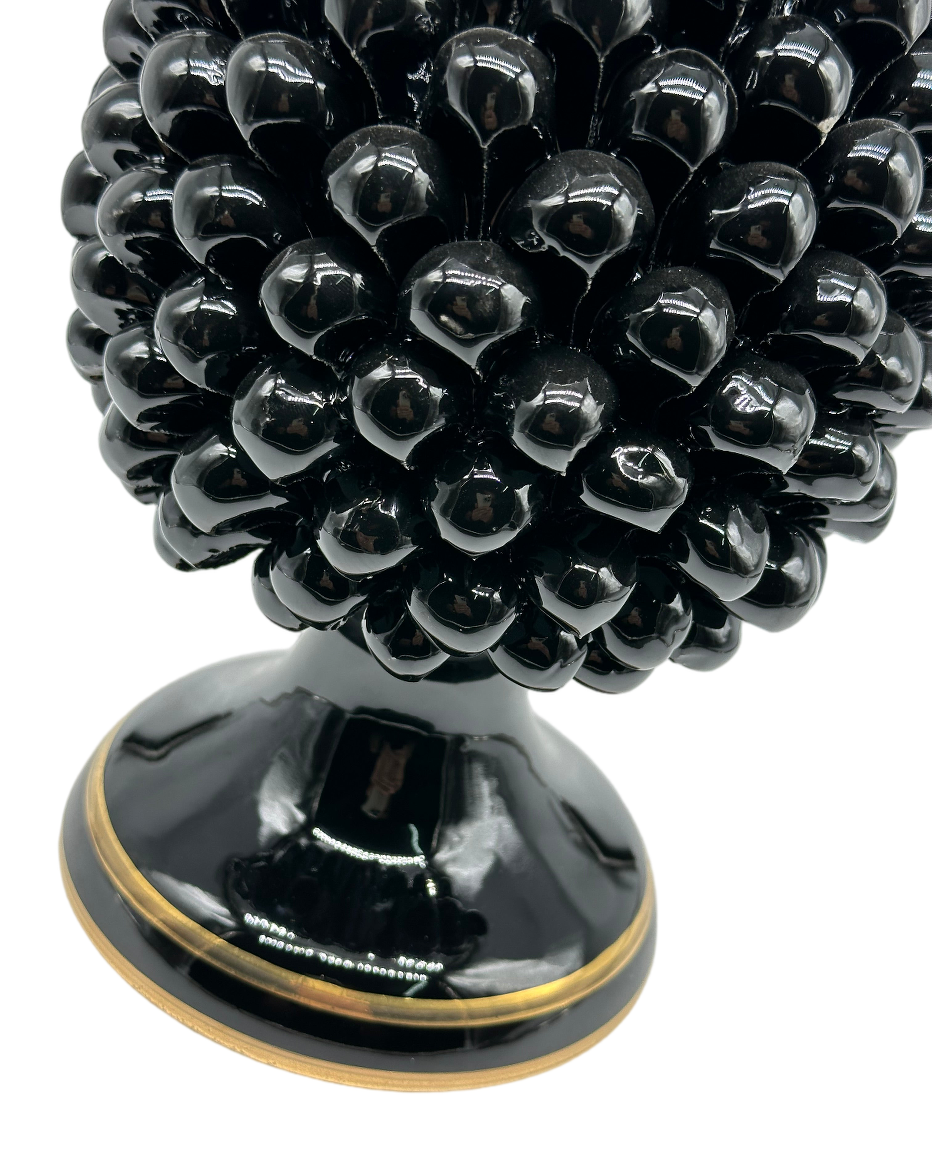 Pigna Ceramica Caltagirone cm H.30 Artigianale Nero con bordi Oro DD CERAMICHE SICILIANE