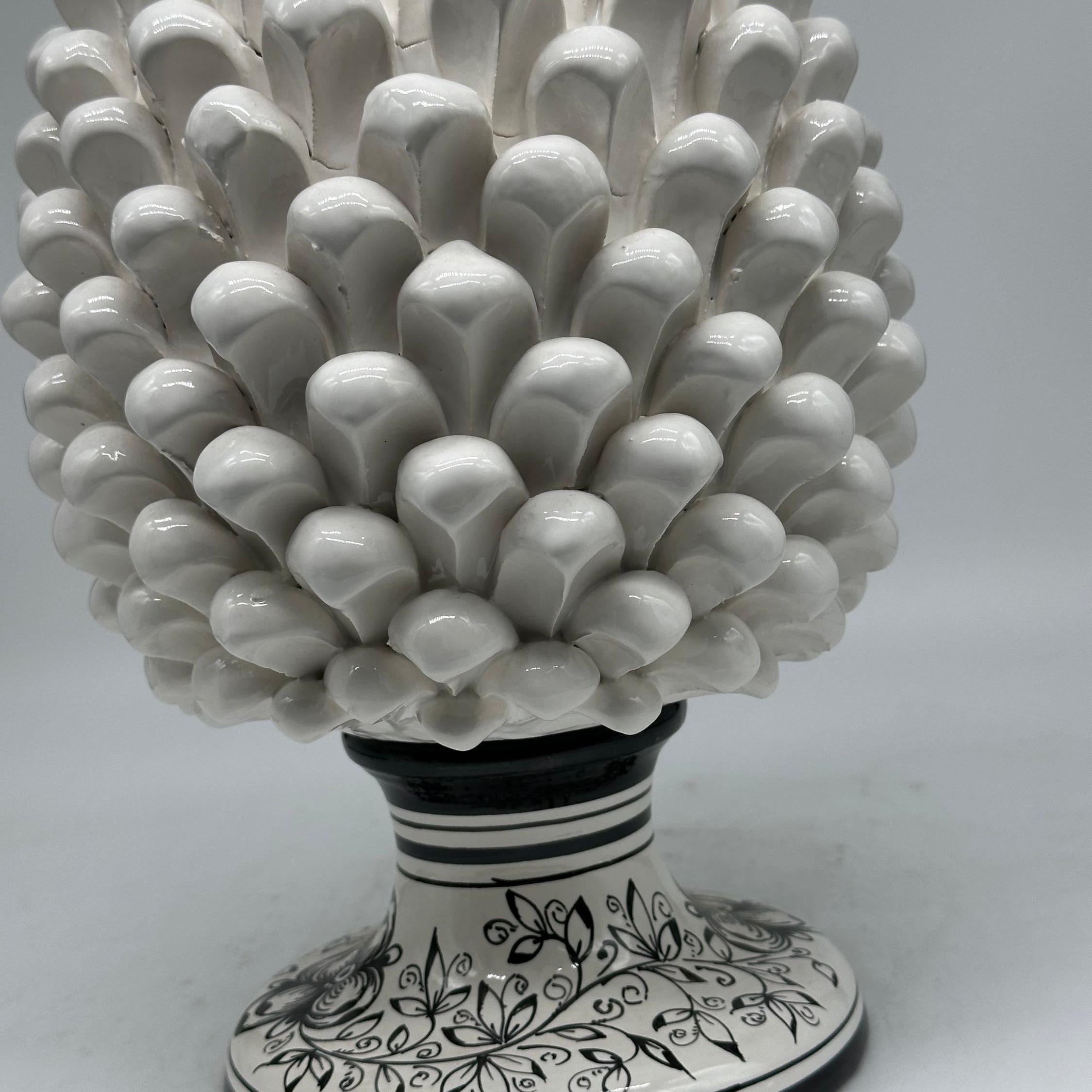 Pigna Ceramica Caltagirone cm H.35 Artigianale Bianca Base Decorata - PIGNA