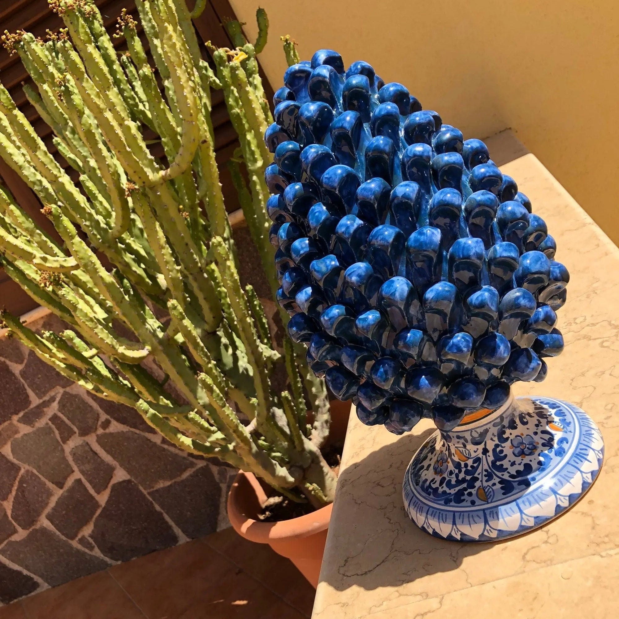 Pigna Ceramica Caltagirone cm H.35 Artigianale Blu Antico Base Decorata Fiori DD CERAMICHE SICILIANE