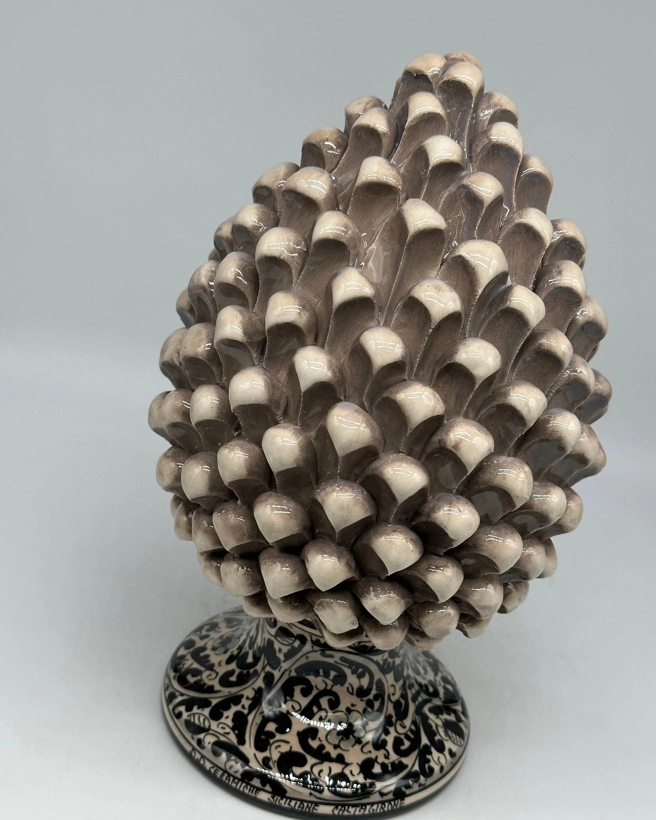 Pigna Ceramica Caltagirone cm H.40 Artigianale Beige con Base Decorata Nero DD CERAMICHE SICILIANE