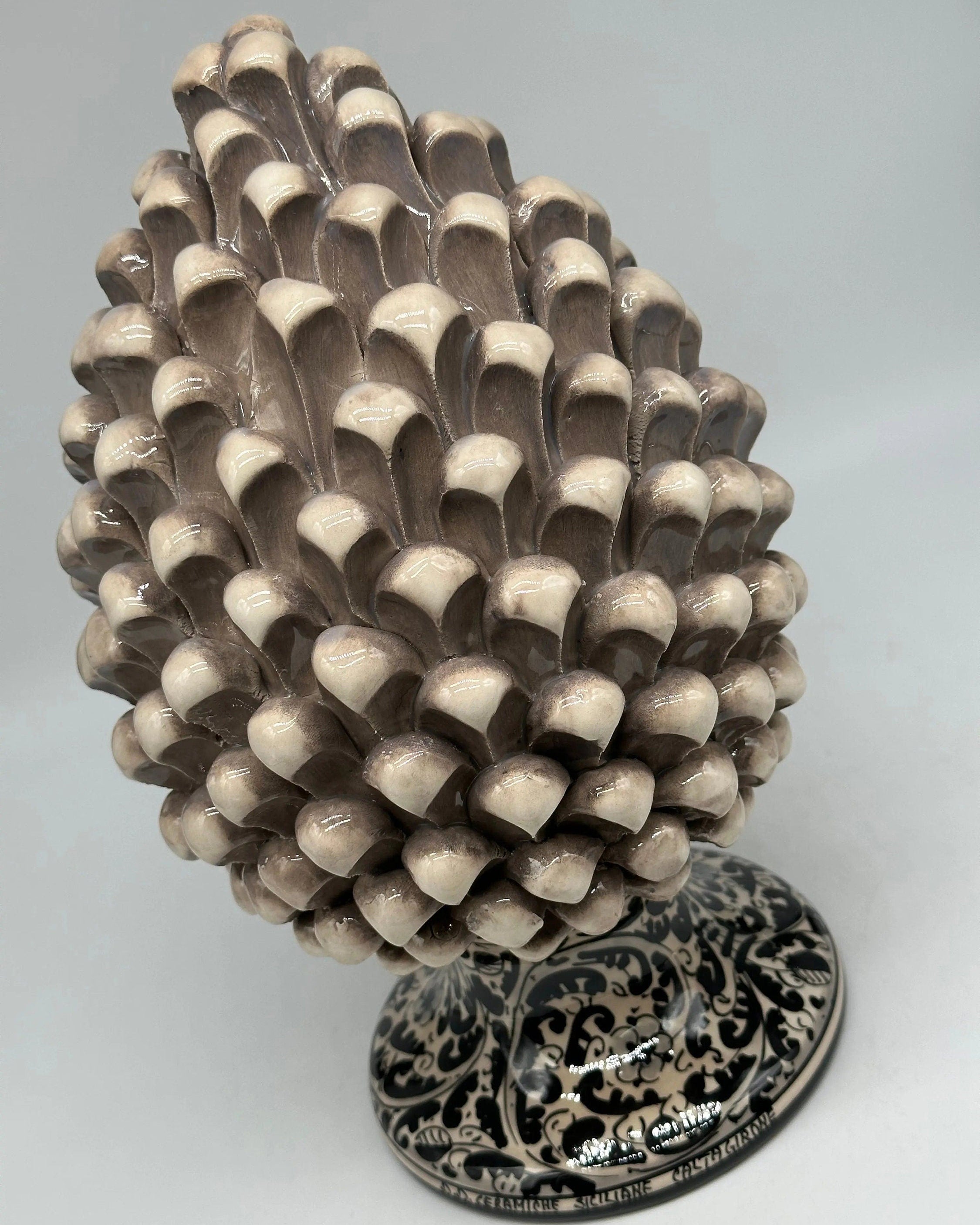 Pigna Ceramica Caltagirone cm H.40 Artigianale Beige con Base Decorata Nero DD CERAMICHE SICILIANE