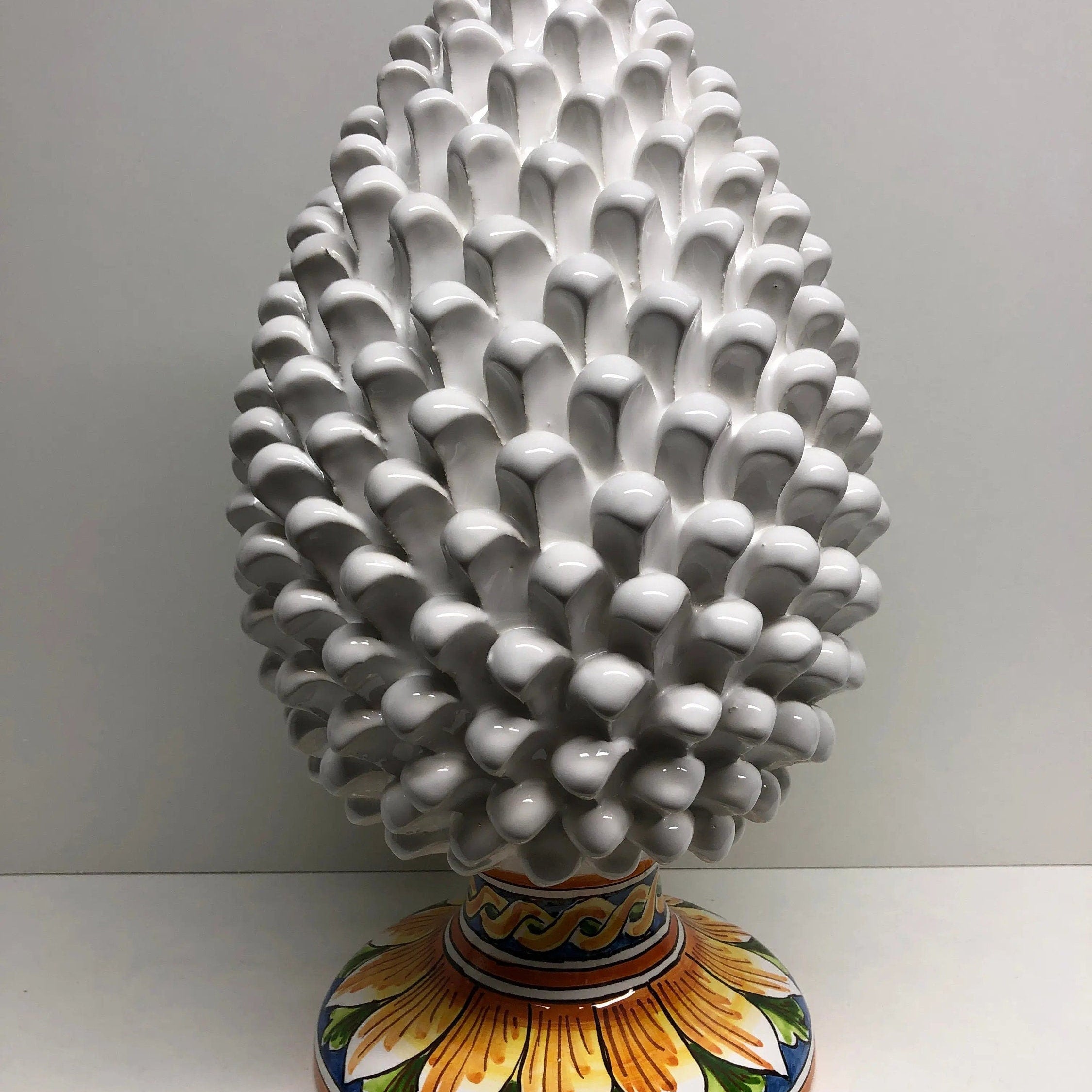 Pigna Ceramica Caltagirone cm H.40 Artigianale Bianco con Base Decorata DD CERAMICHE SICILIANE
