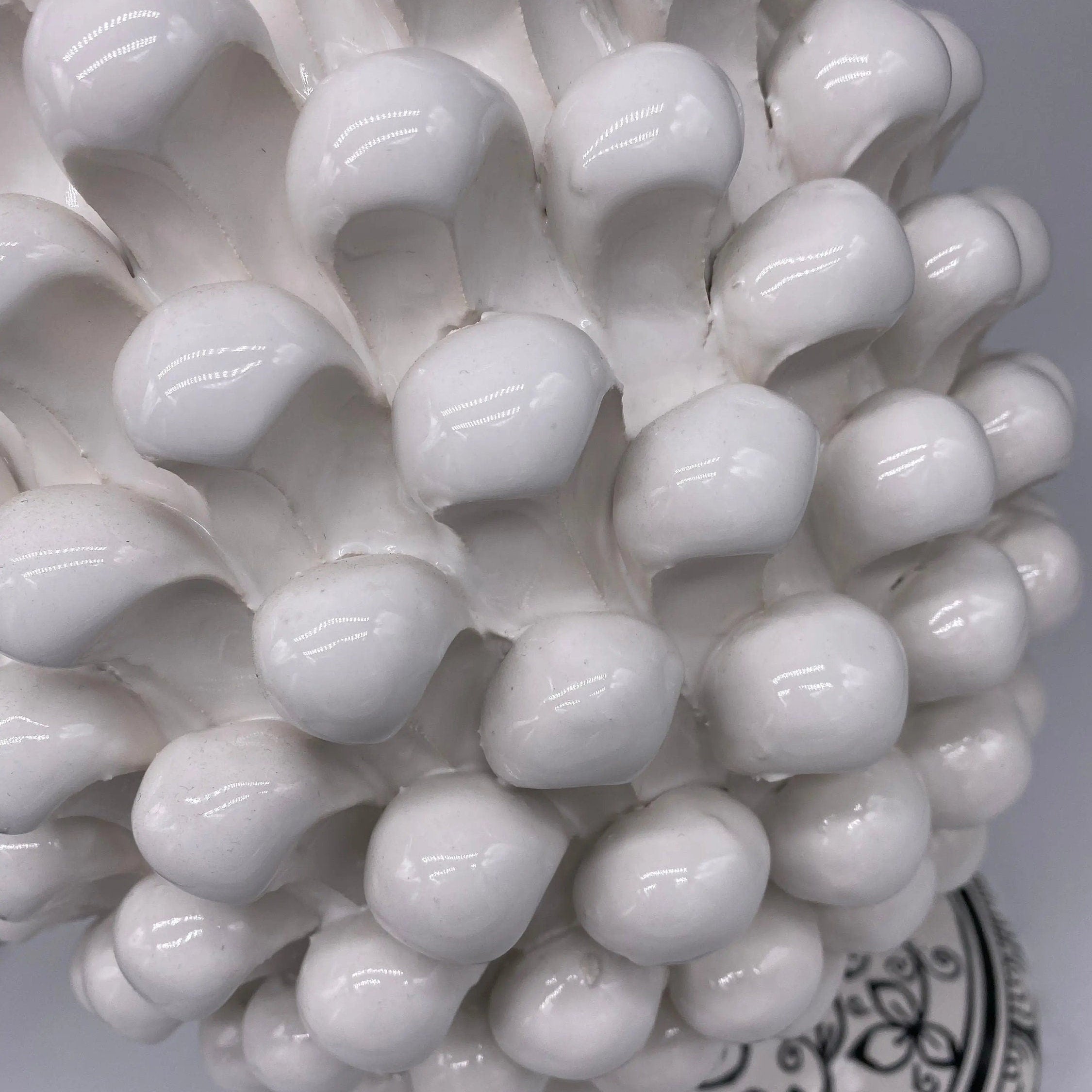 Pigna Ceramica Caltagirone cm H.40 Artigianale Bianco con Base Decorata Nero DD CERAMICHE SICILIANE