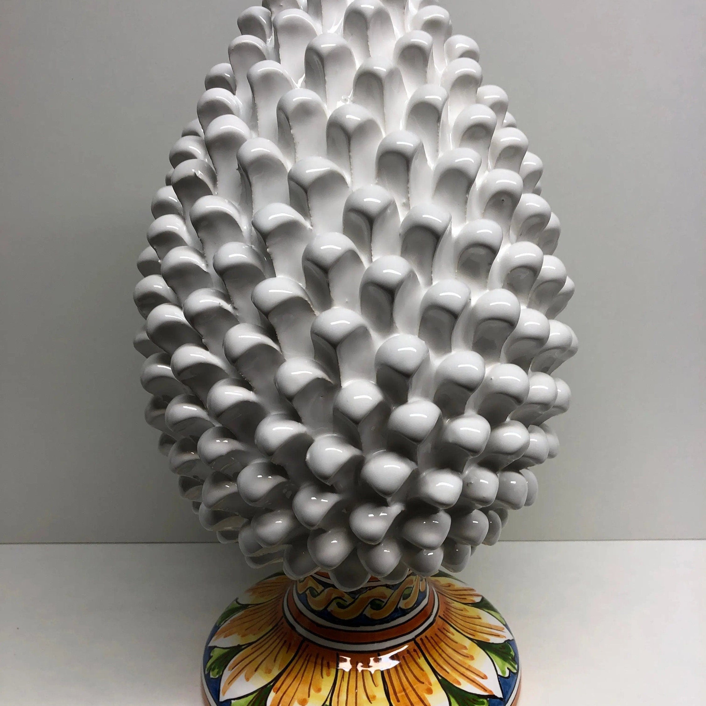 Pigna Ceramica Caltagirone cm H.40 Artigianale Bianco con Base Decorata DD CERAMICHE SICILIANE
