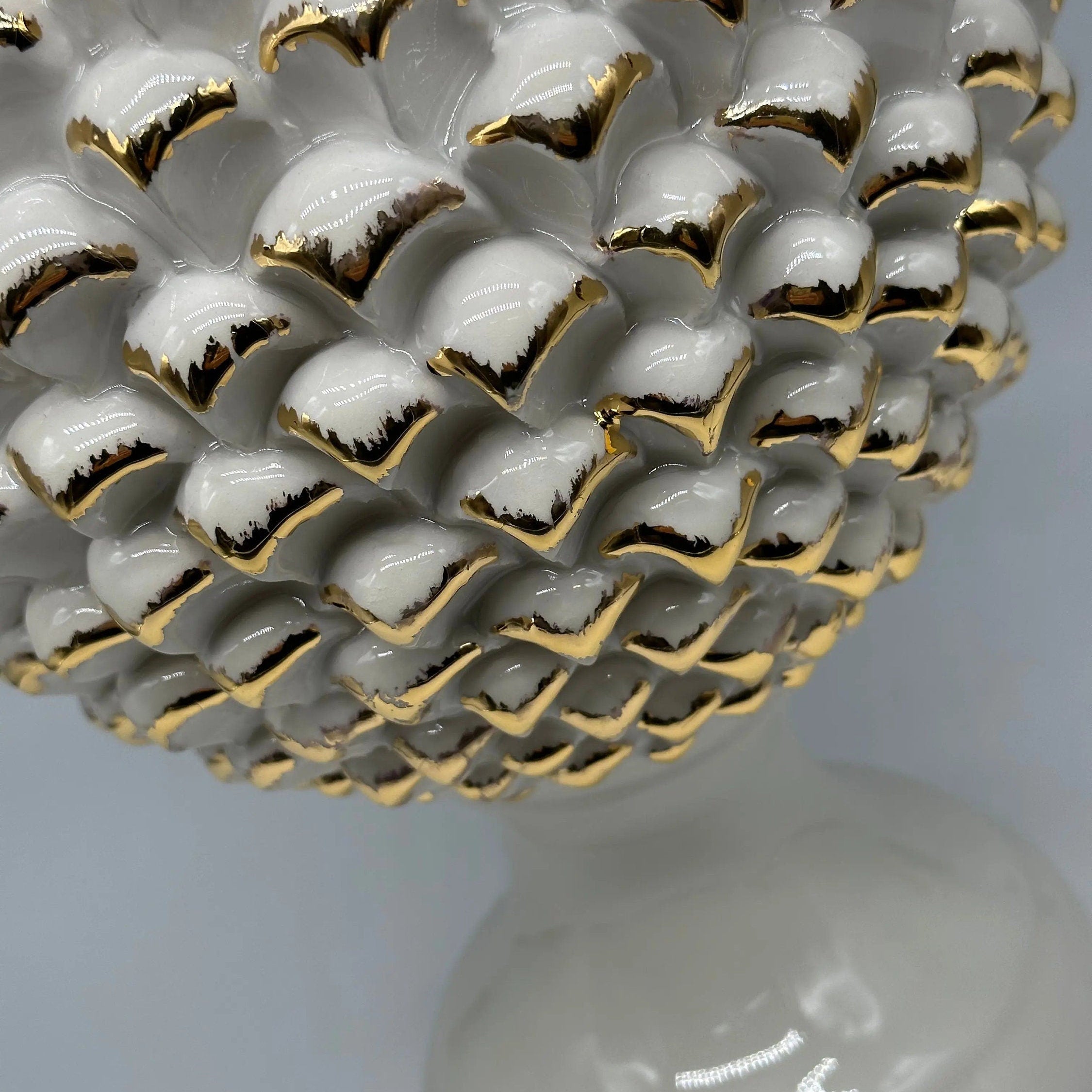 Pigna Ceramica Caltagirone cm H.40 Artigianale Bianco Oro Linea Luis DD CERAMICHE SICILIANE