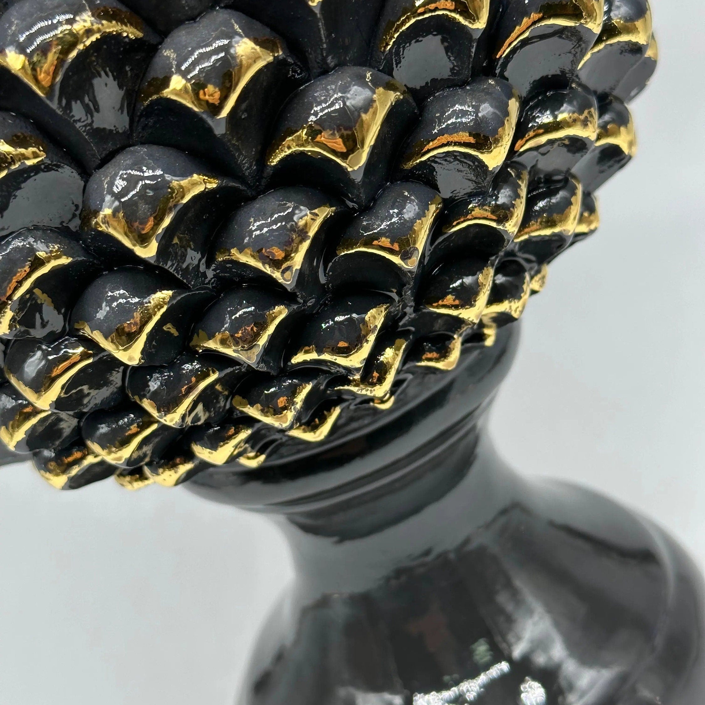 Pigna Ceramica Caltagirone cm H.40 Artigianale Nero Oro Linea Luis DD CERAMICHE SICILIANE