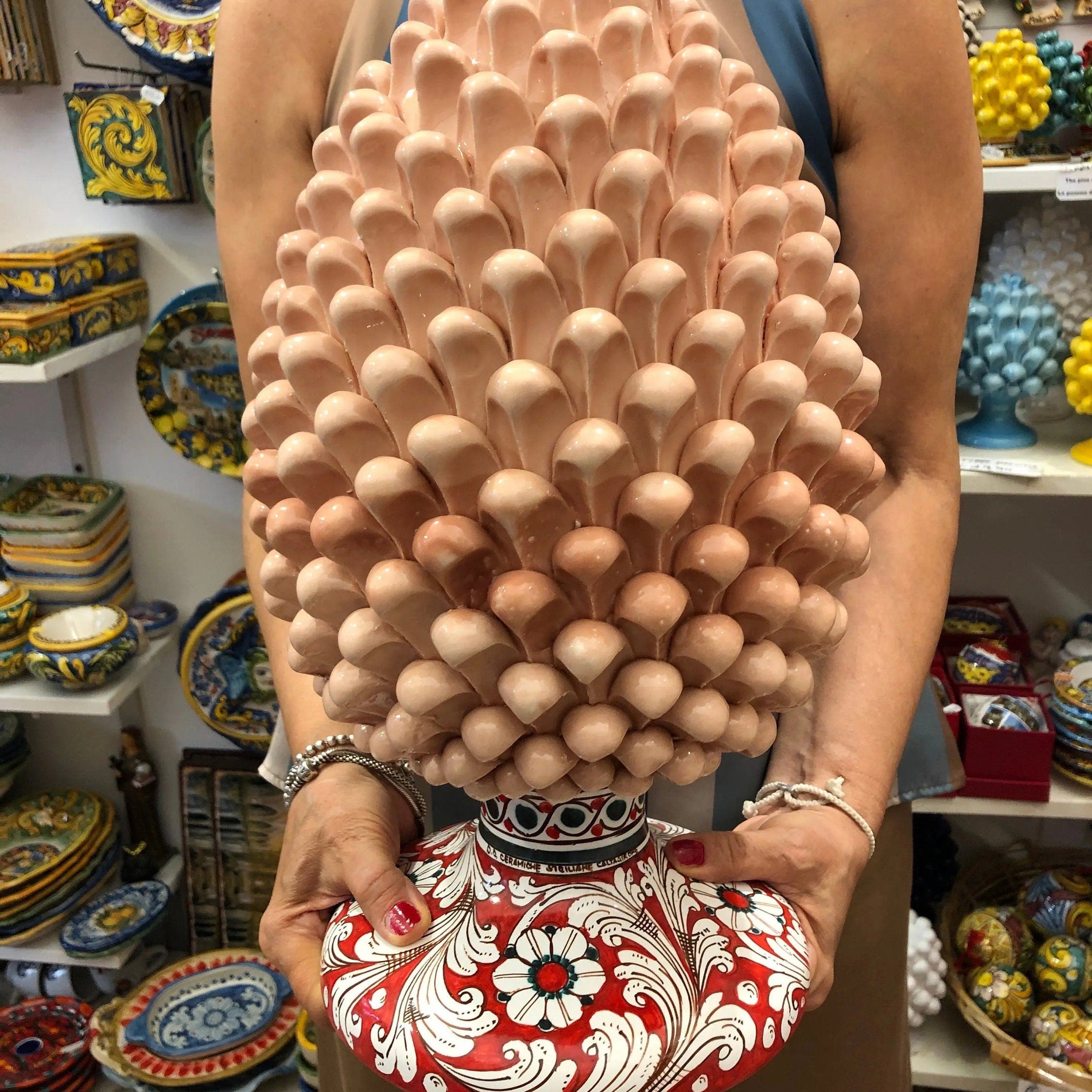 Pigna Ceramica Caltagirone cm H.40 Artigianale Rosa cipria Base Decorata Fiori DD CERAMICHE SICILIANE