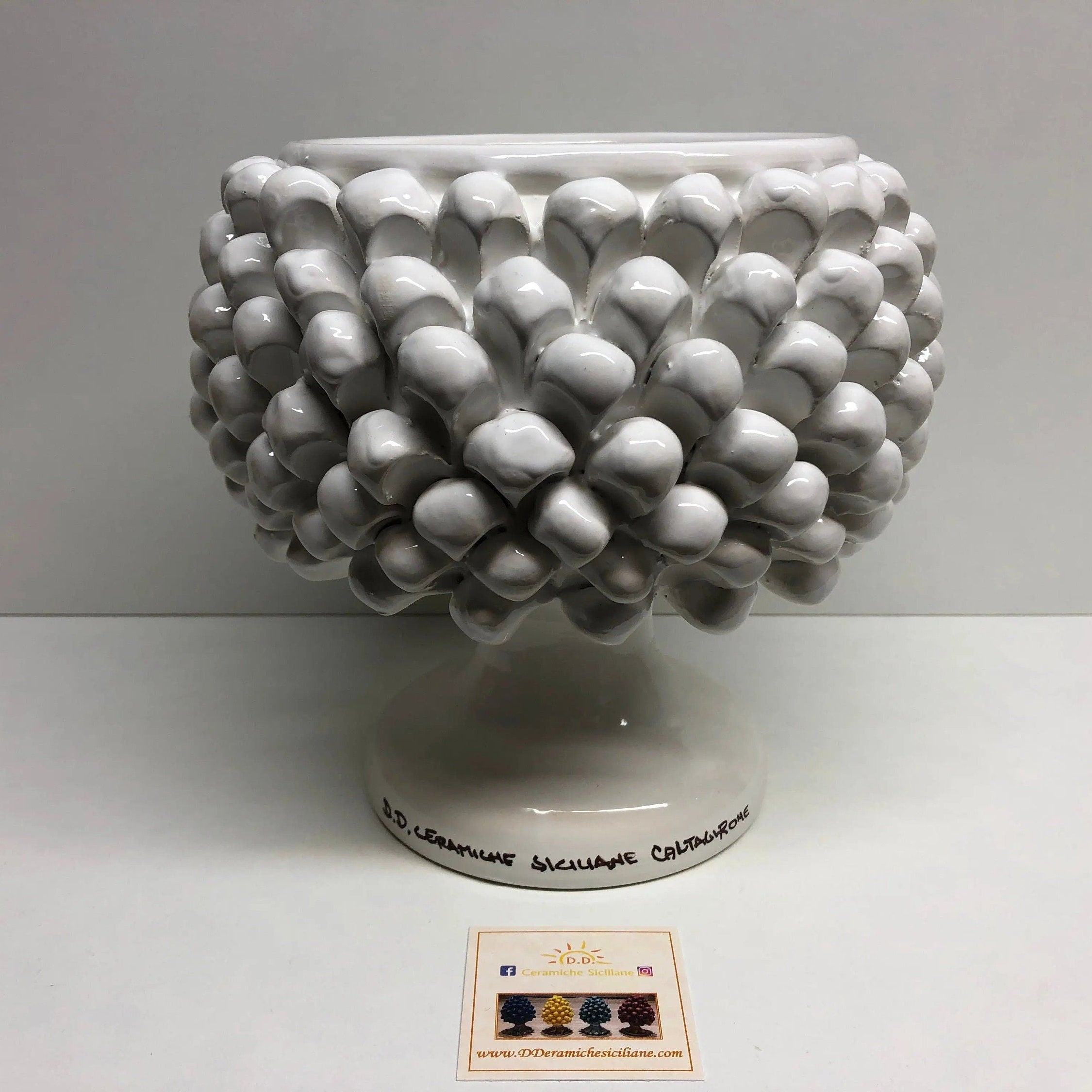 Portavaso Mezza Pigna Ceramica Caltagirone cm H.20 L.20 Artigianale Bianco DD CERAMICHE SICILIANE