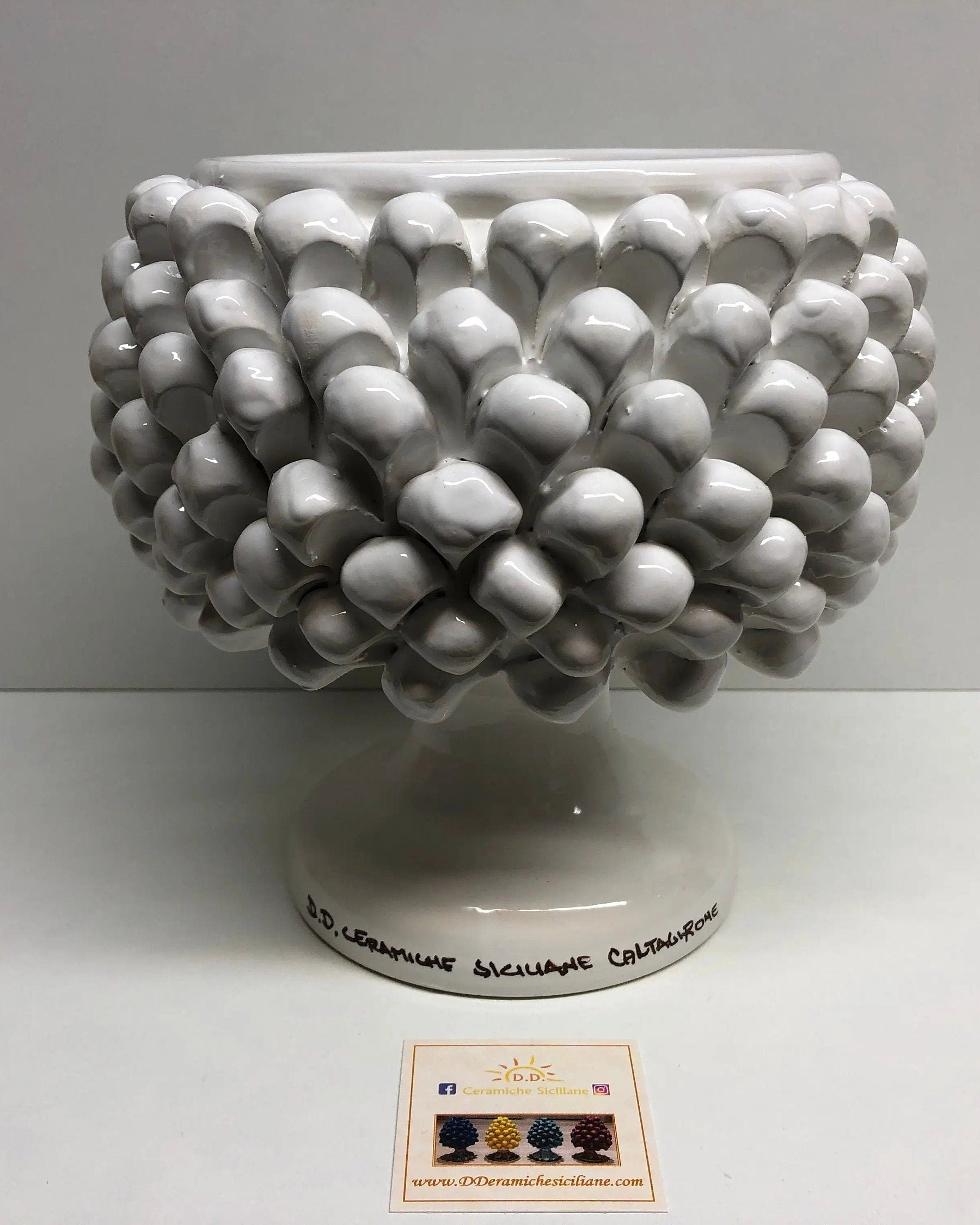 Portavaso Mezza Pigna Ceramica Caltagirone cm H.20 L.20 Artigianale Bianco DD CERAMICHE SICILIANE