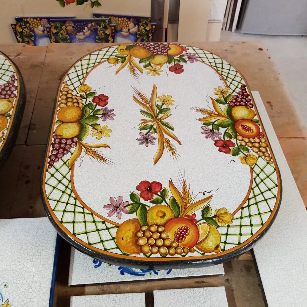 Tavolo Ovale Frutta – Pietra Lavica Decorata - TAVOLI