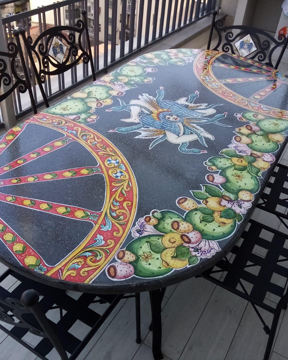 Tavolo Ovale Sicilia Bedda con Trinacria – Pietra Lavica Decorata - TAVOLI