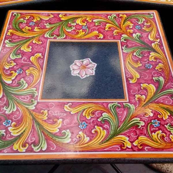 Tavolo Quadrato Ornato Rosso con Fondo Nero – Pietra Lavica Decorato - TAVOLI