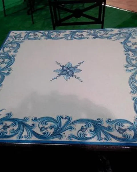Tavolo Quadrato Volute Blu – Pietra Lavica Decorato - TAVOLI