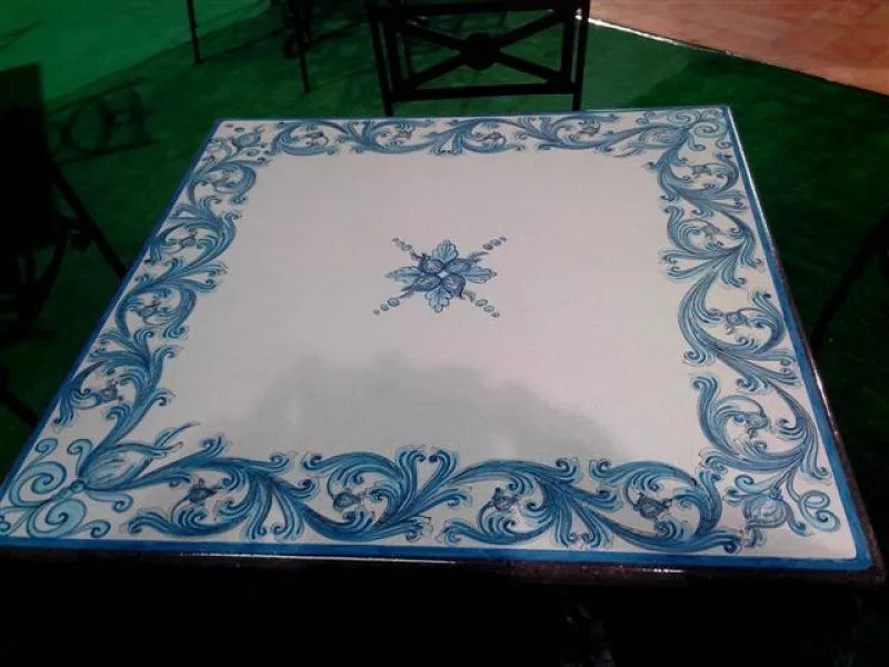 Tavolo Quadrato Volute Blu – Pietra Lavica Decorato - TAVOLI