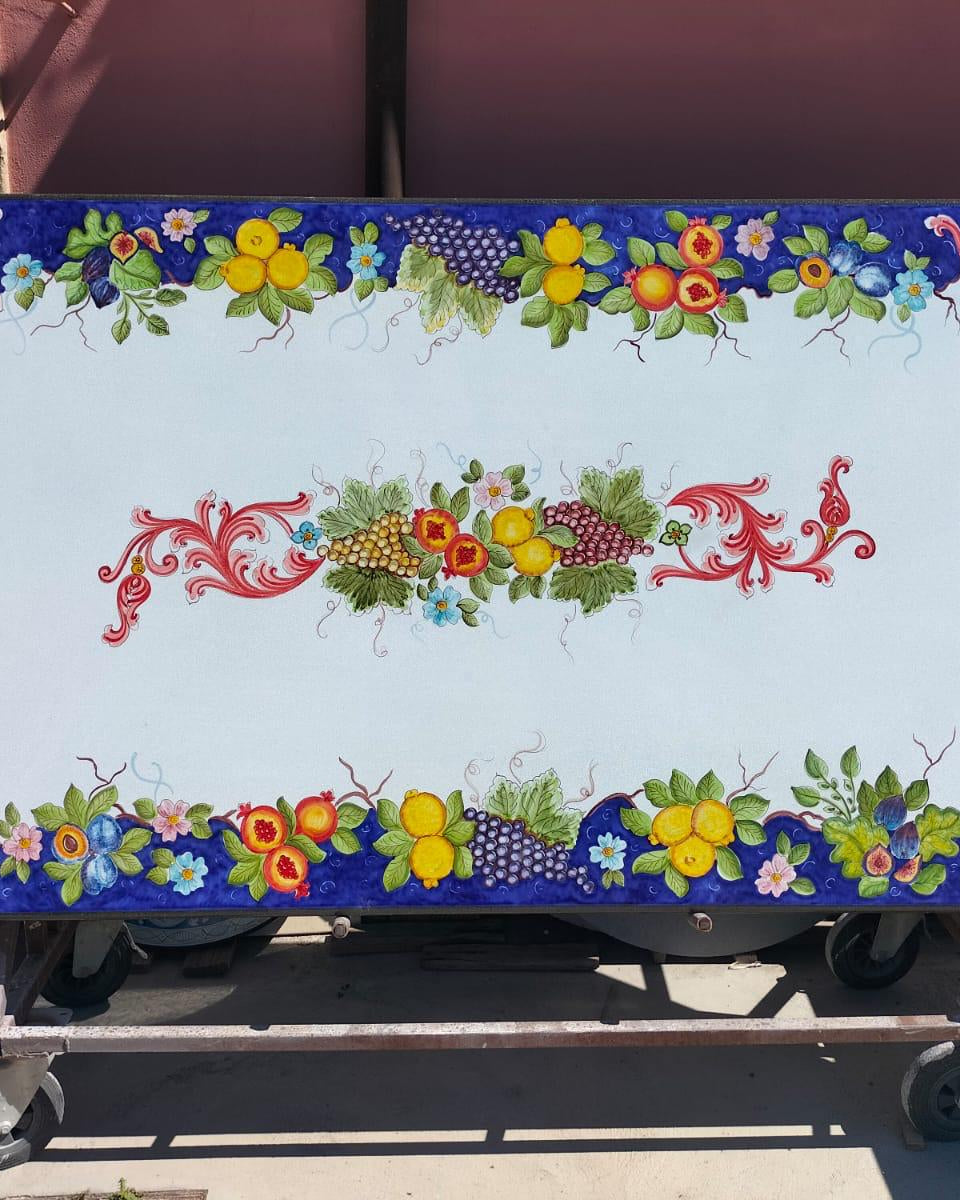 Tavolo Rettangolare bordo blu con Frutta– Pietra Lavica Decorata - TAVOLI