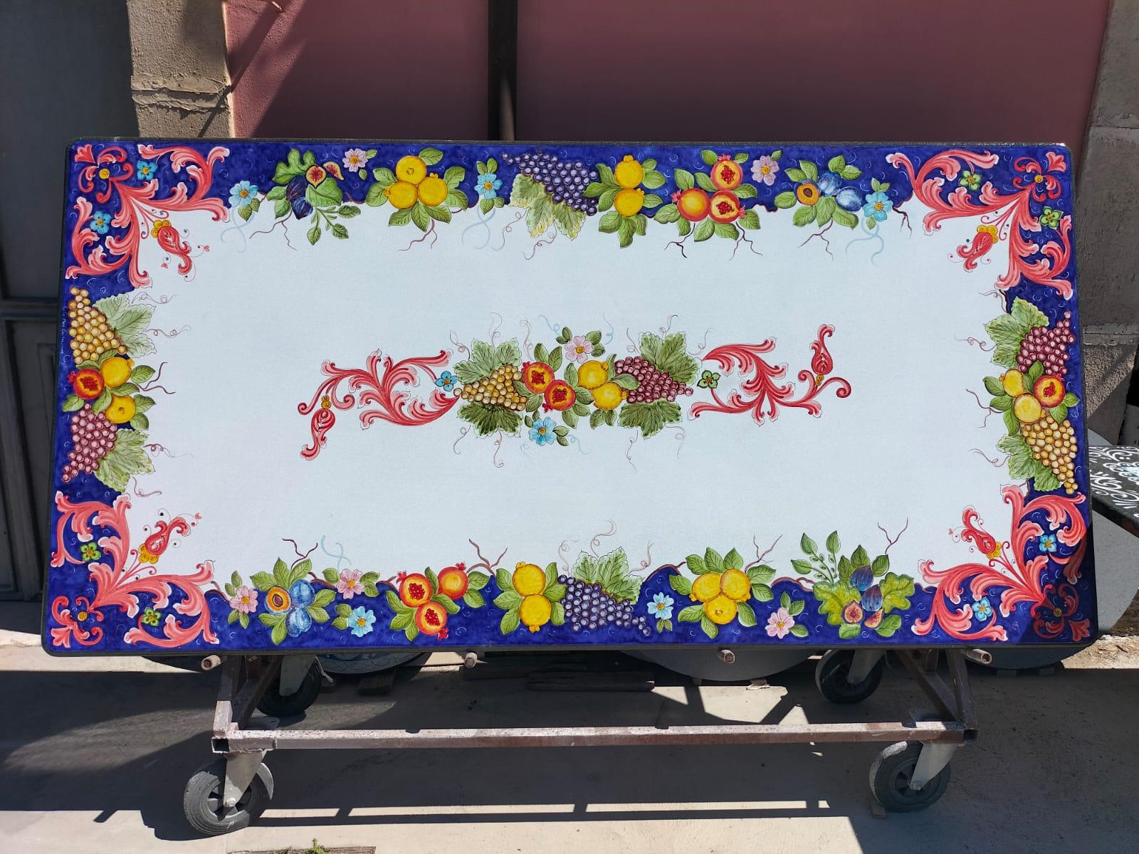 Tavolo Rettangolare bordo blu con Frutta– Pietra Lavica Decorata - TAVOLI