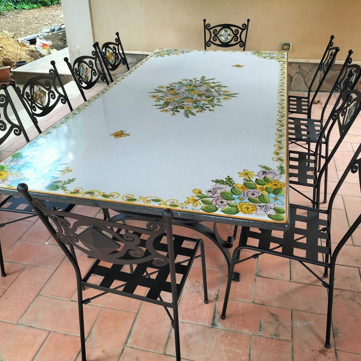 Tavolo Rettangolare Decoro Floreale con 2 farfalle – Pietra Lavica Decorata - TAVOLI