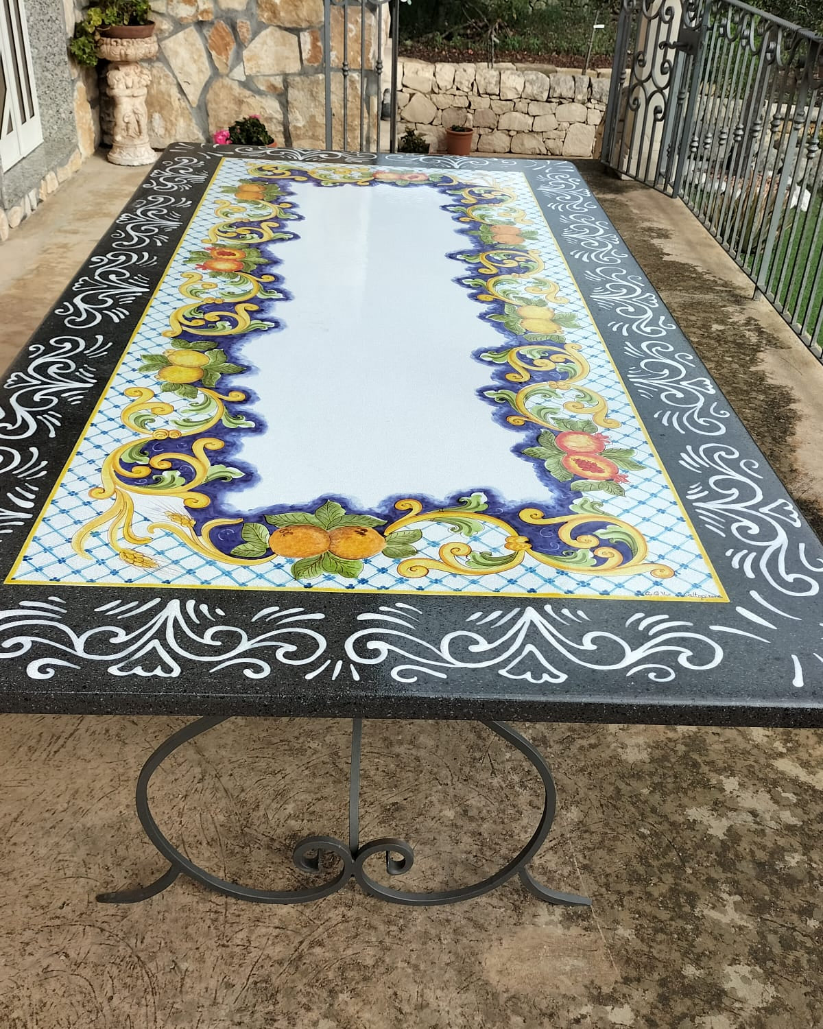 Tavolo Rettangolare Decoro Frutta con Bordo Ricamato – Pietra Lavica Decorata - TAVOLI