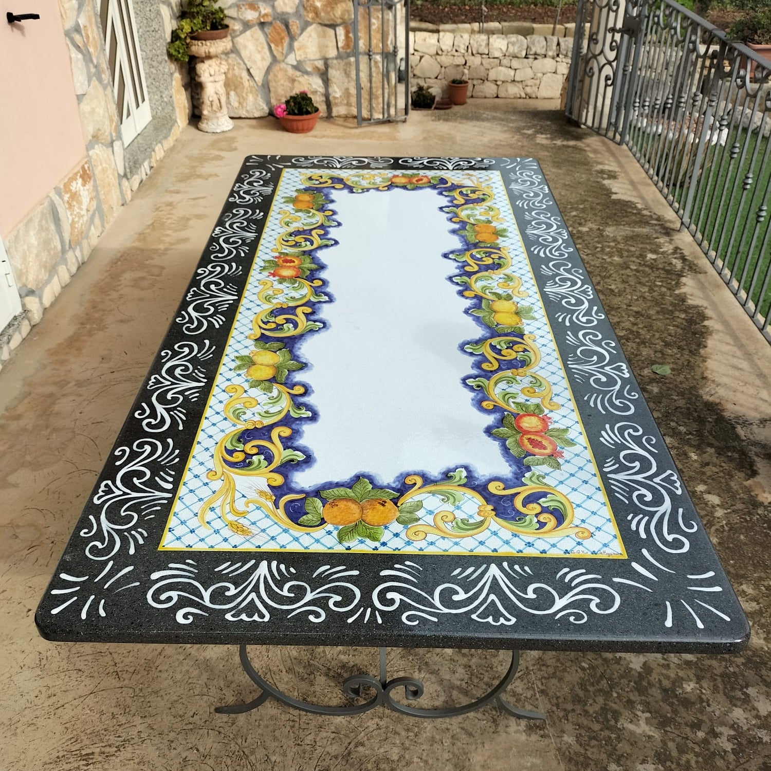 Tavolo Rettangolare Decoro Frutta con Bordo Ricamato – Pietra Lavica Decorata - TAVOLI