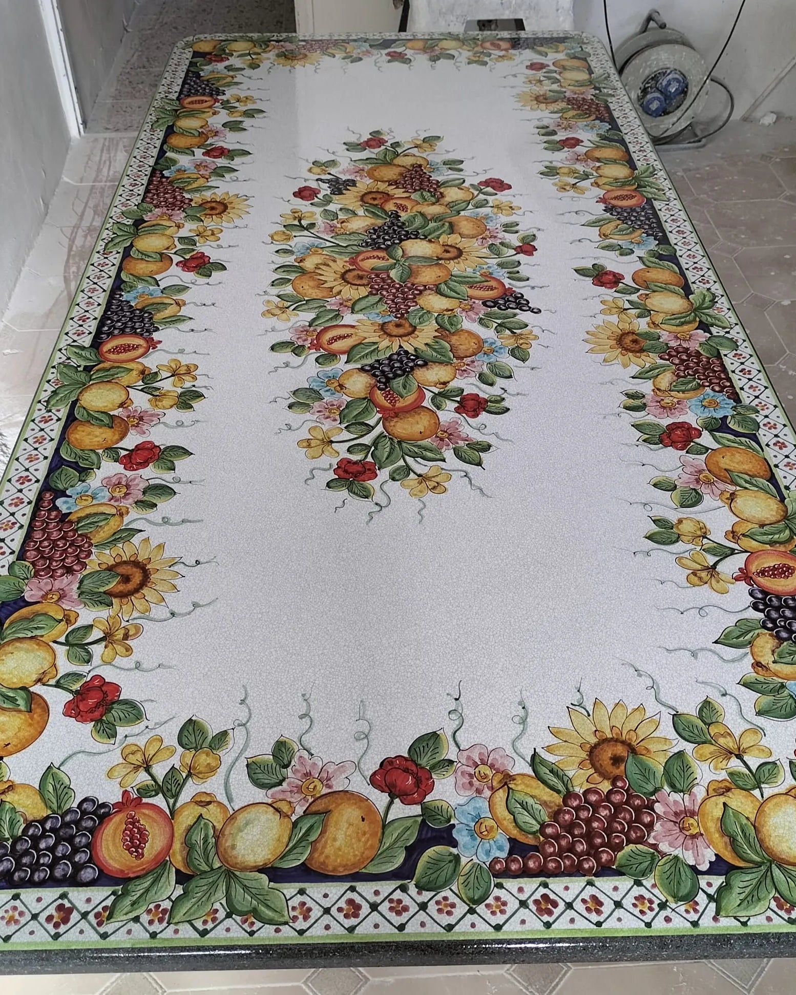 Tavolo Rettangolare Frutta e Girasoli – Pietra Lavica Decorata - TAVOLI