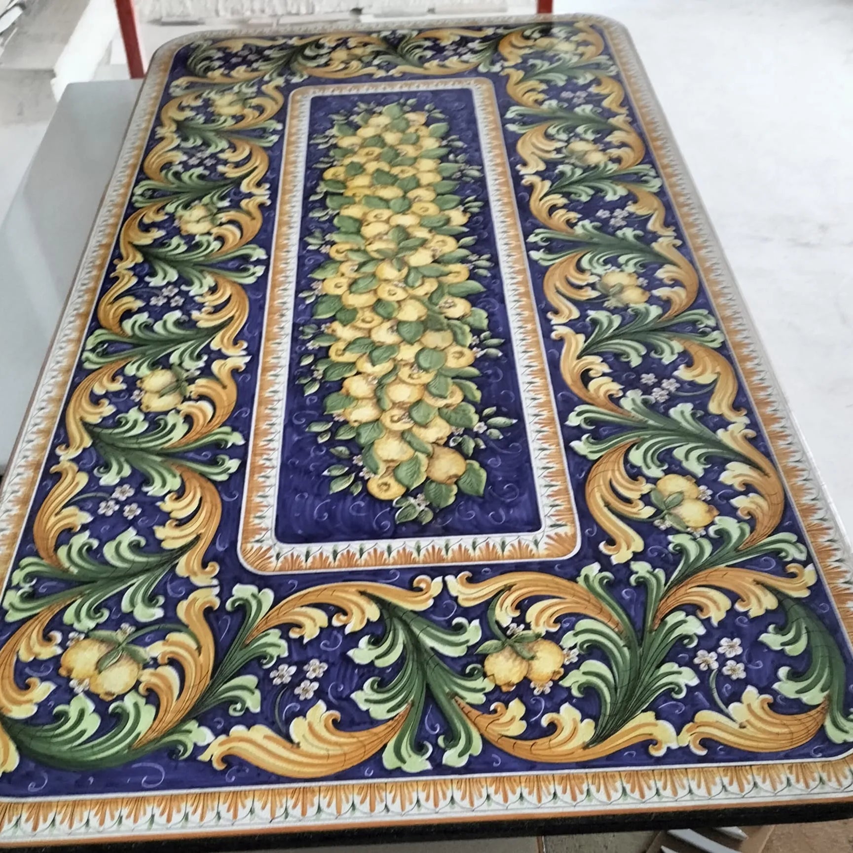 Tavolo Rettangolare Limoni con Ornato – Pietra Lavica Decorata - TAVOLI