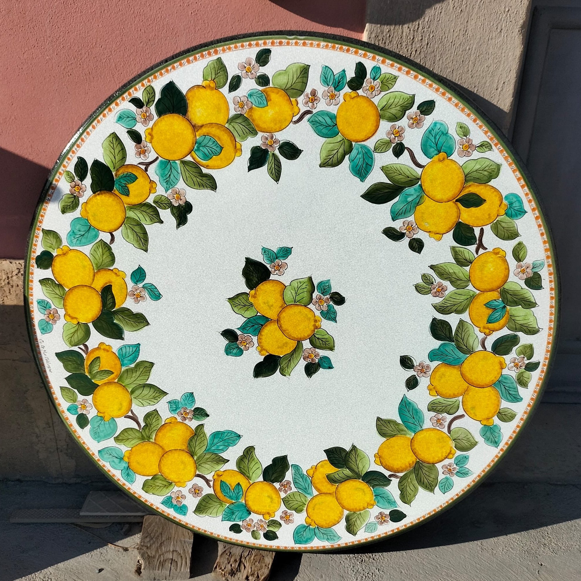 Tavolo Rotondo con Limoni e Margherite – Pietra Lavica Decorata - TAVOLI